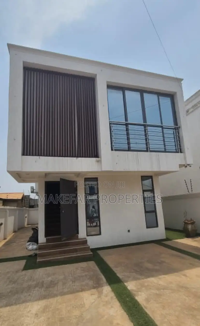 3bdrm House in Ashaley Botwe for sale