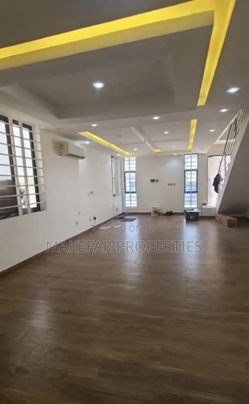 3bdrm House in Ashaley Botwe for sale