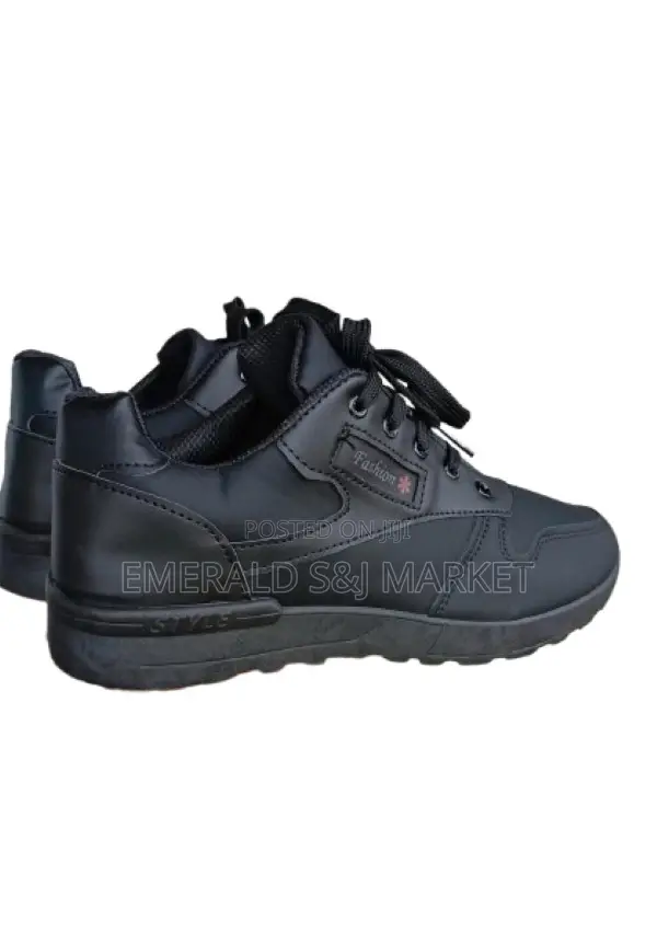 Unisex Fashion Sneakers – Stylish, Comfortable Durable.