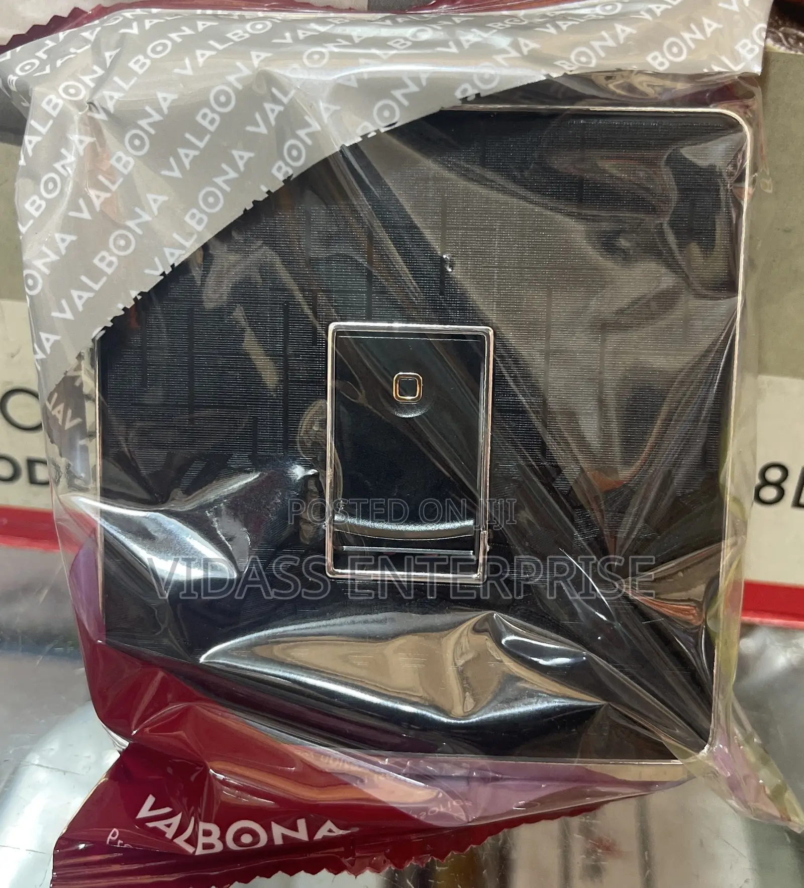 Valbona Black Color Switches