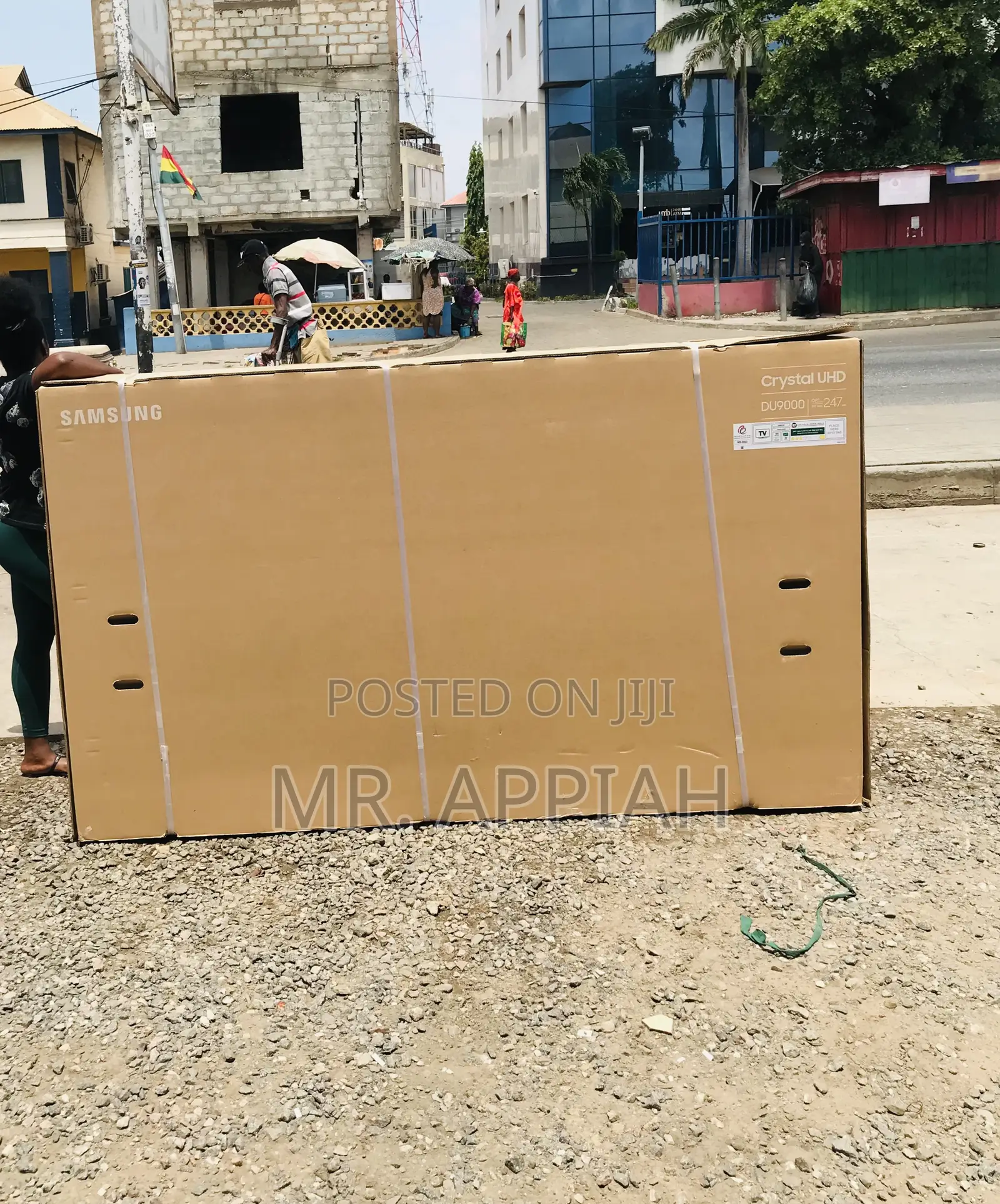 Beautiful Made Samsung 85 Du8000 85” Uhd Smart Screen Tv.