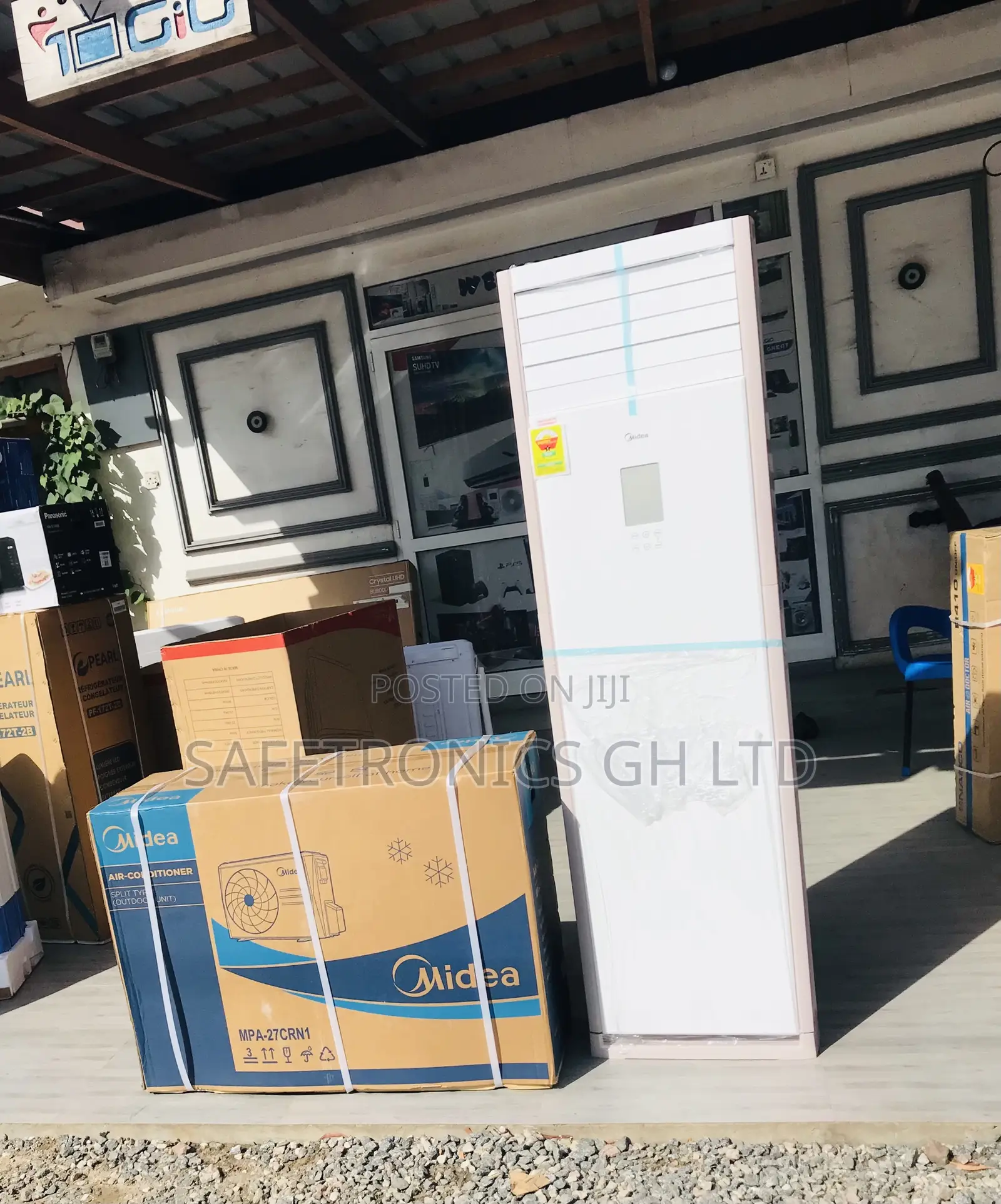 Slim Design 2.5 Horsepower Midea Standing Floor Ac