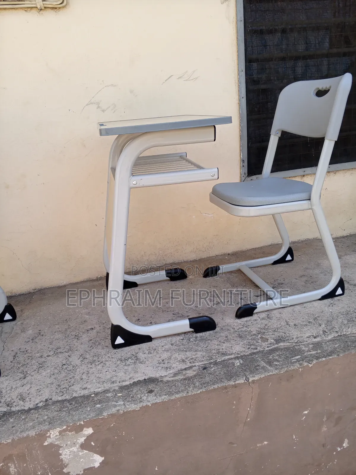 Medium Study Chair and Table