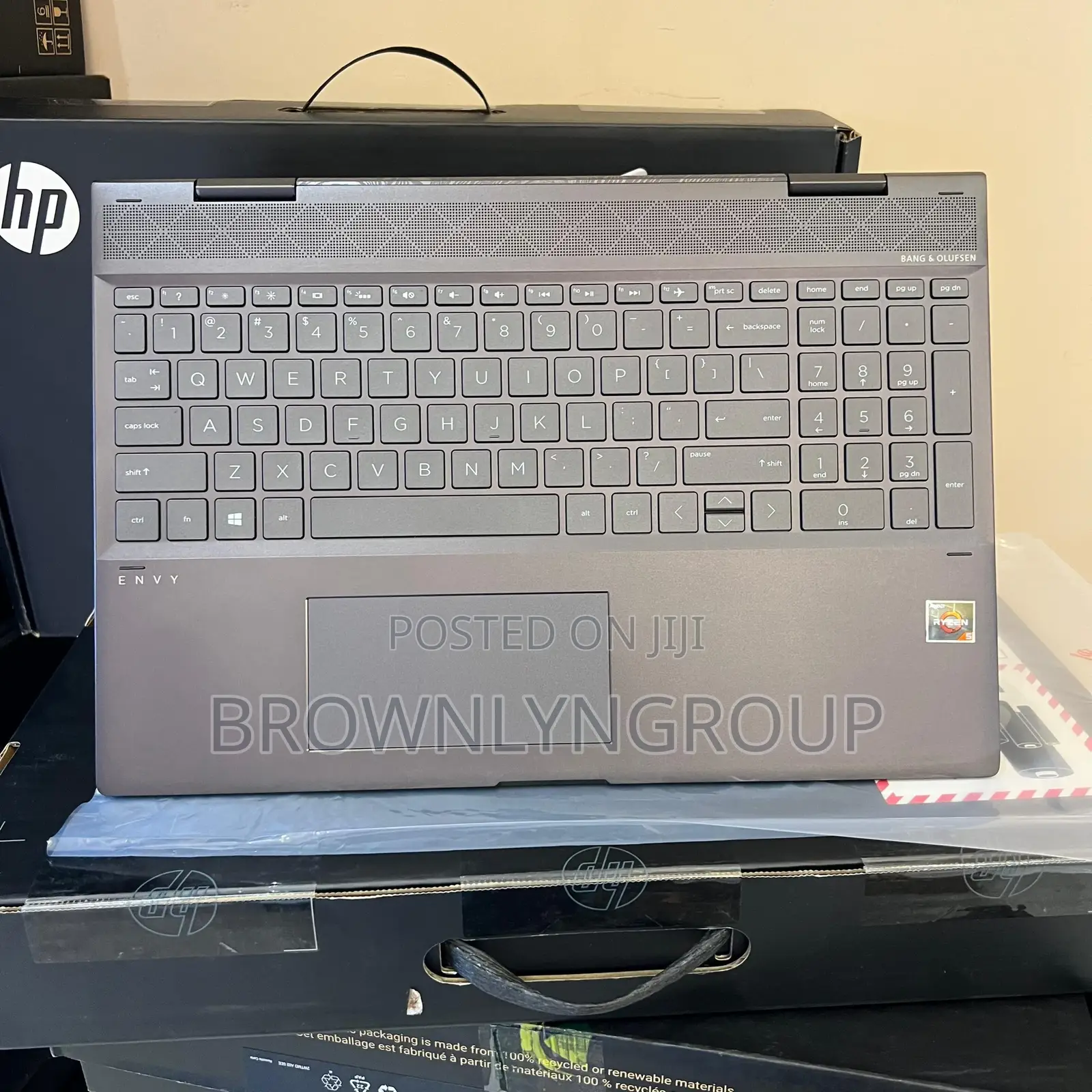 New Laptop HP Envy 15 12GB AMD Ryzen 5 SSD 256GB