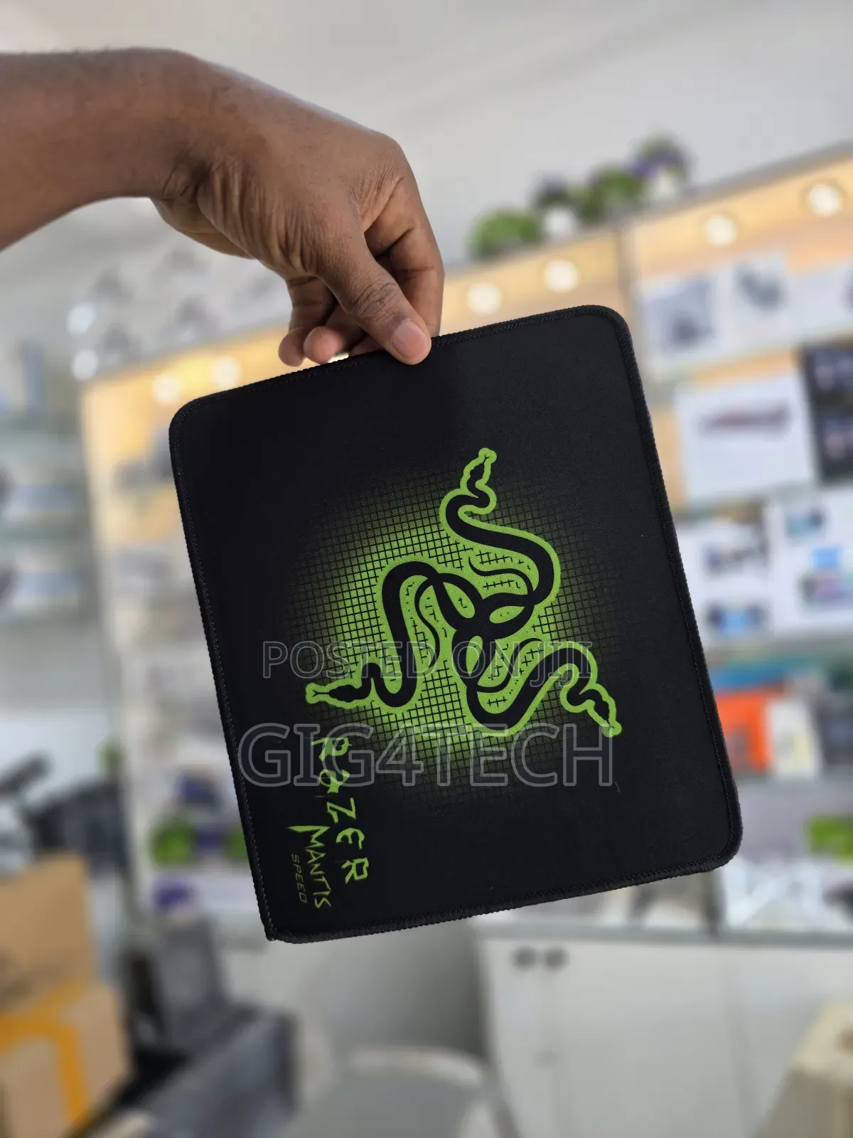 Razer Mantis Gaming Mouse Pad