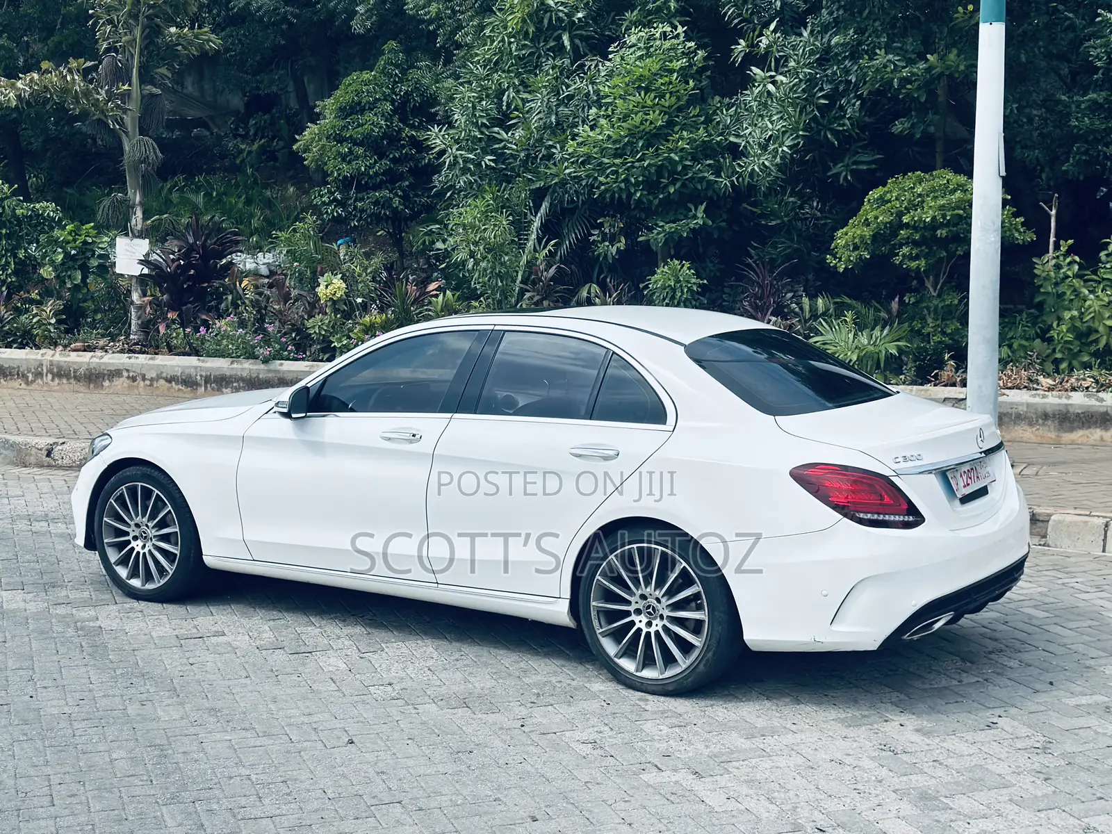 Mercedes-Benz C300 Base 4Matic Sedan AWD (2.0L 4cyl 7A) 2017 White