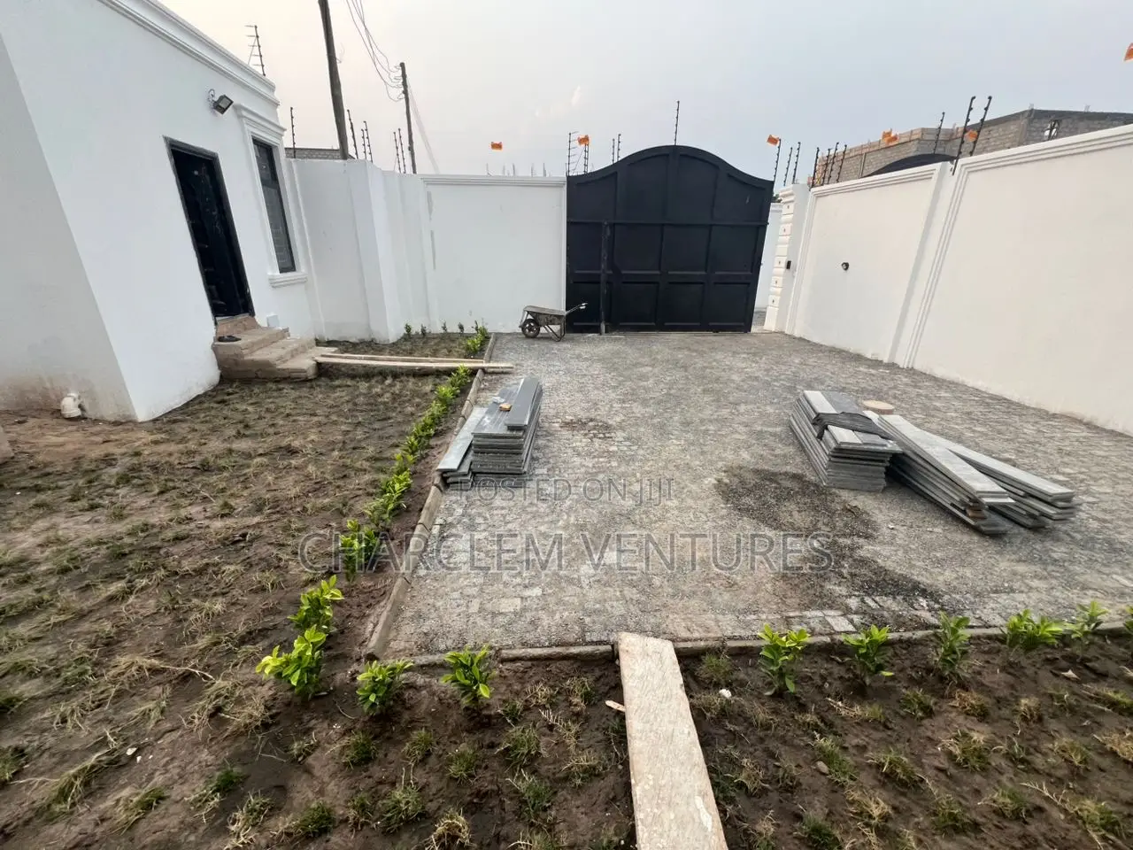 4bdrm House in Charclem Ventures, Accra Metropolitan for sale
