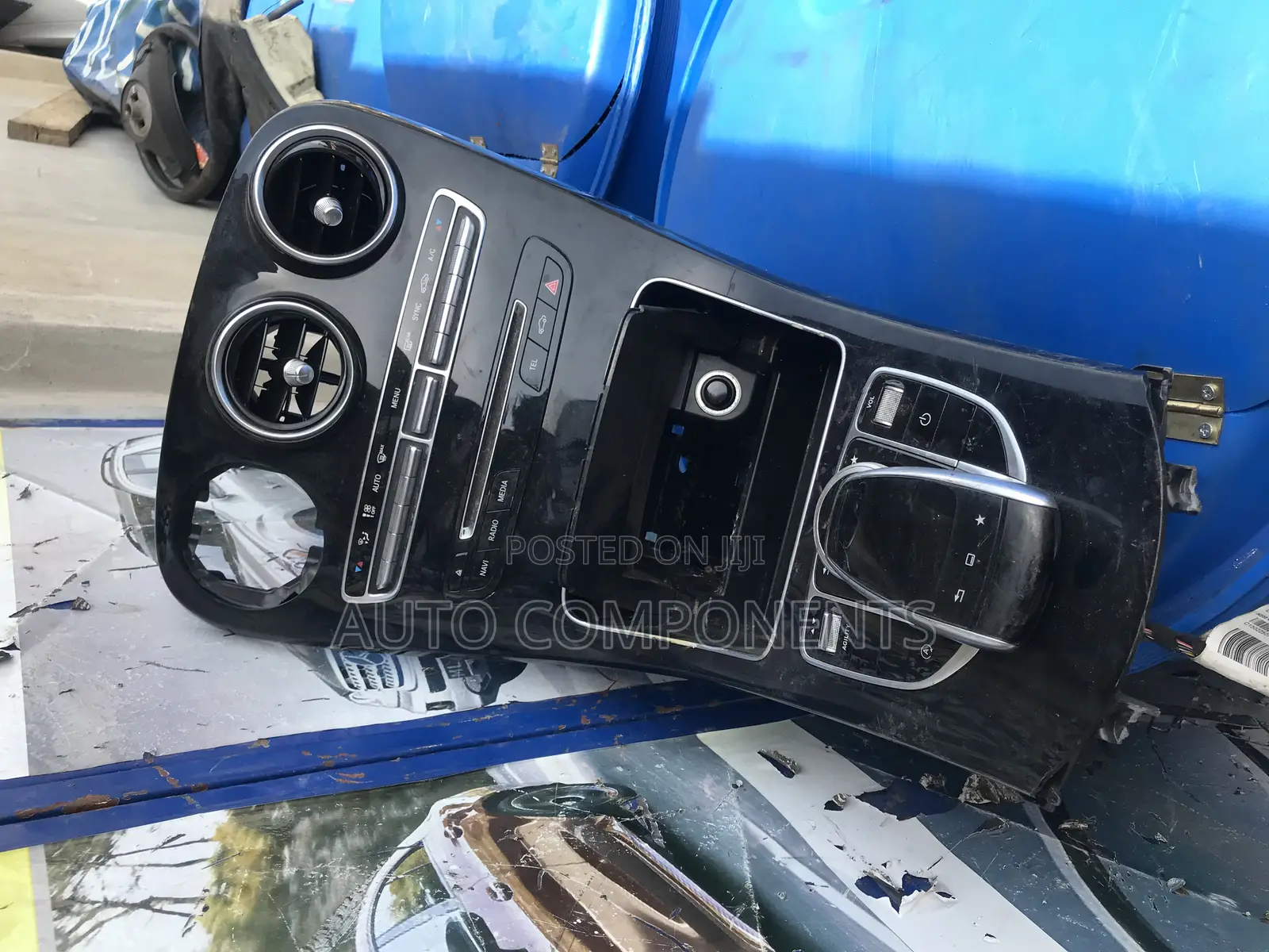 Mercedes Benz C300 (W205) Center Console