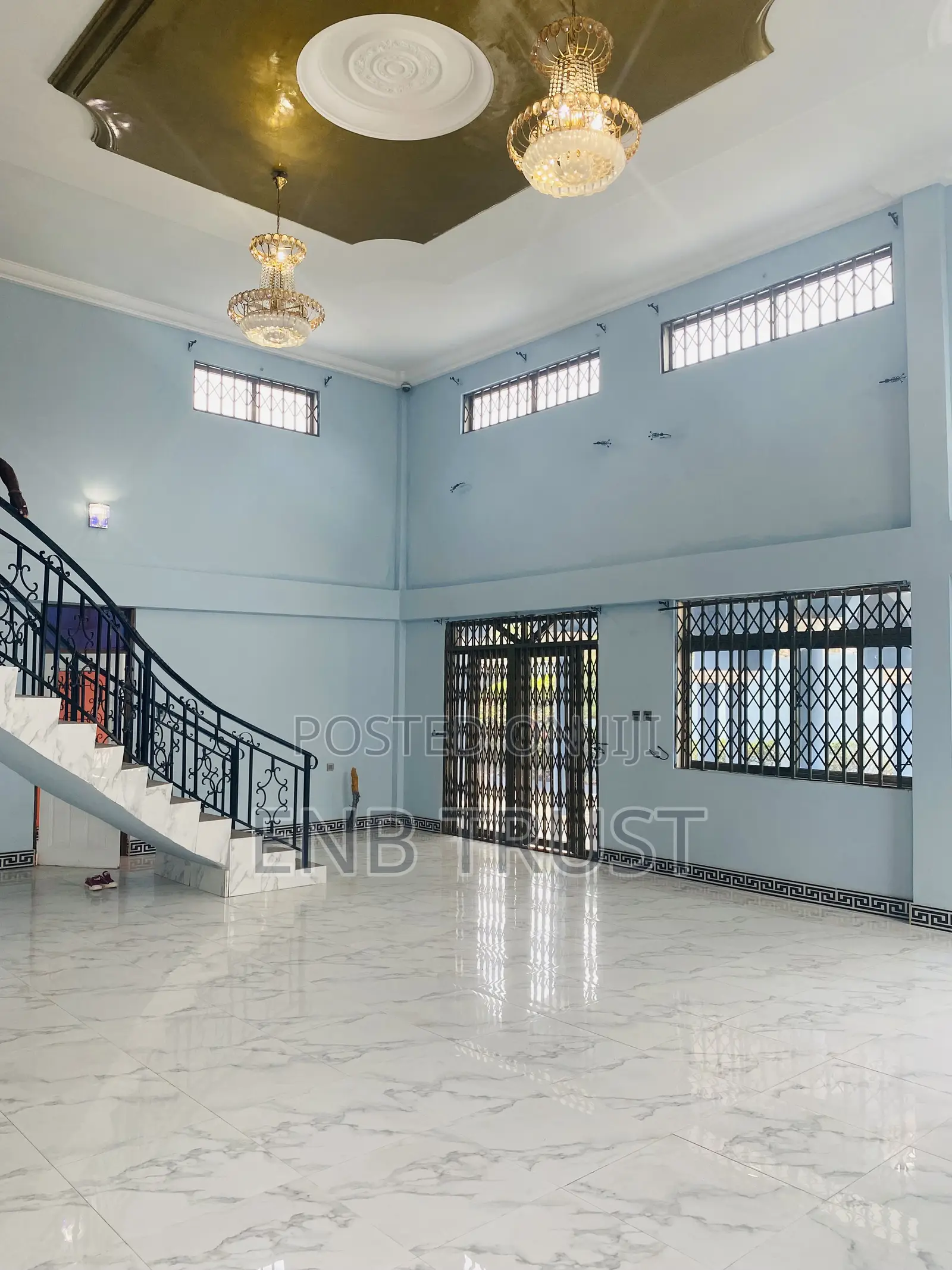 9bdrm House in Kwabenya, Ga East Municipal for sale