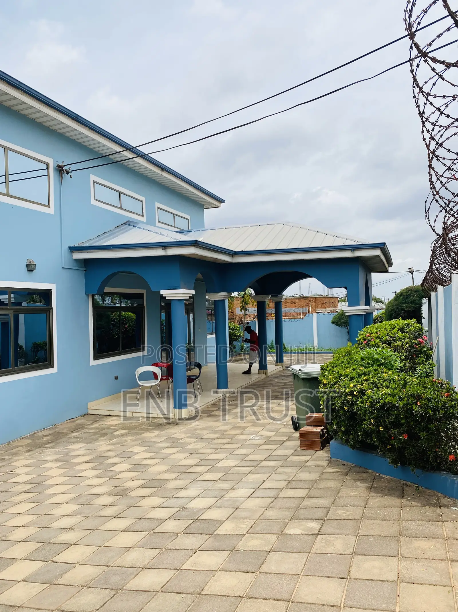 9bdrm House in Kwabenya, Ga East Municipal for sale