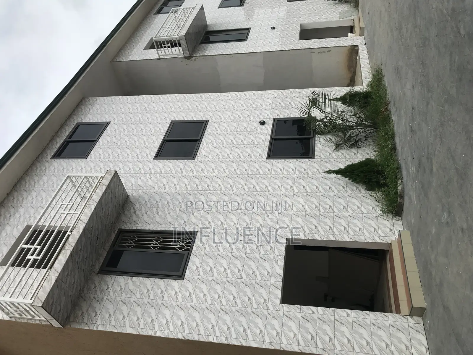 1bdrm Apartment in Accra Mall Area, East Legon for sale