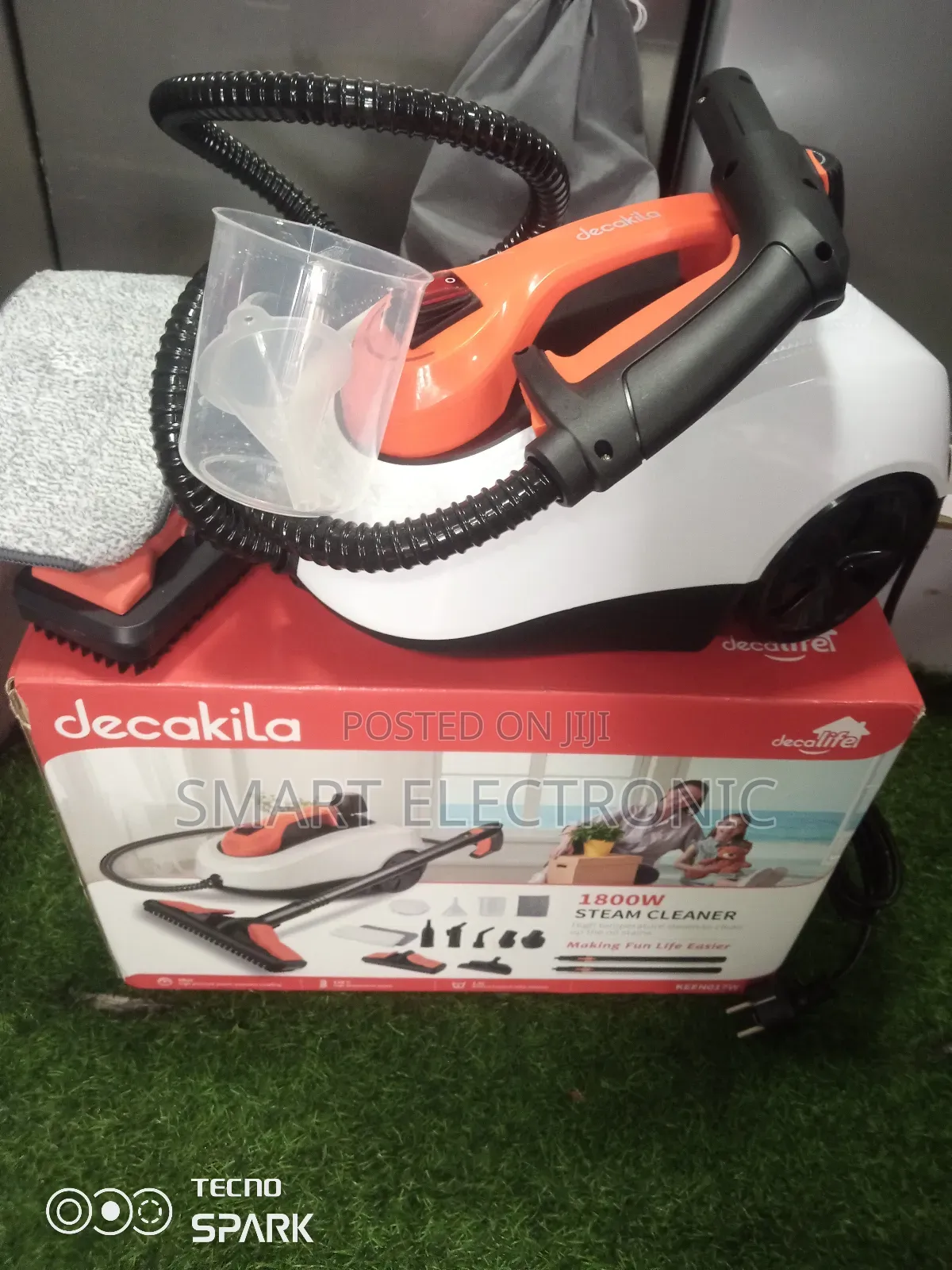 Steam to Clean Up the Oil Stains With Decakila Steam Cleaner