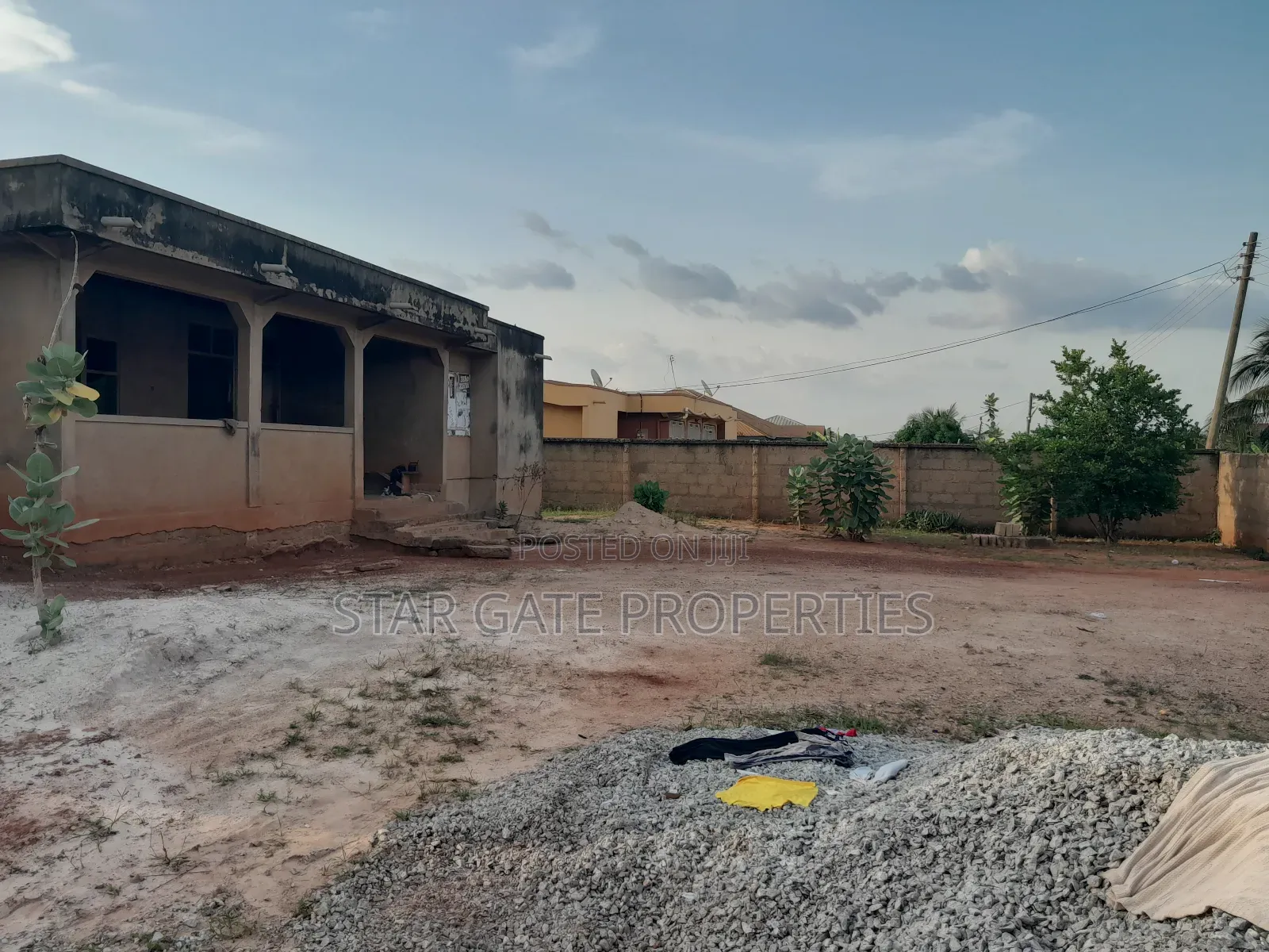 5bdrm House in Brofoyeduru Adumasa, Kumasi Metropolitan for sale