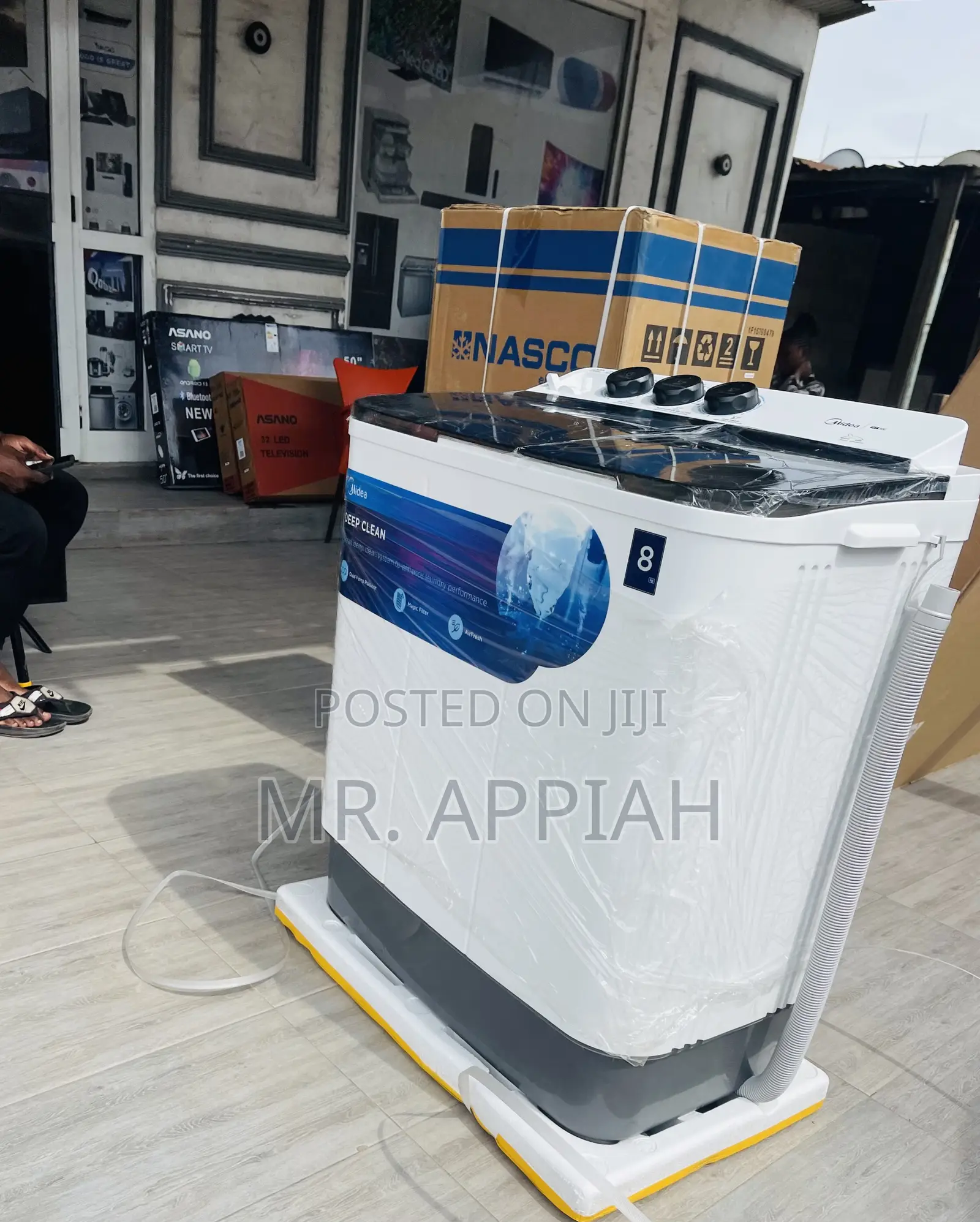 Well Built Midea 8kg Semi-Automatic Washing Machine.