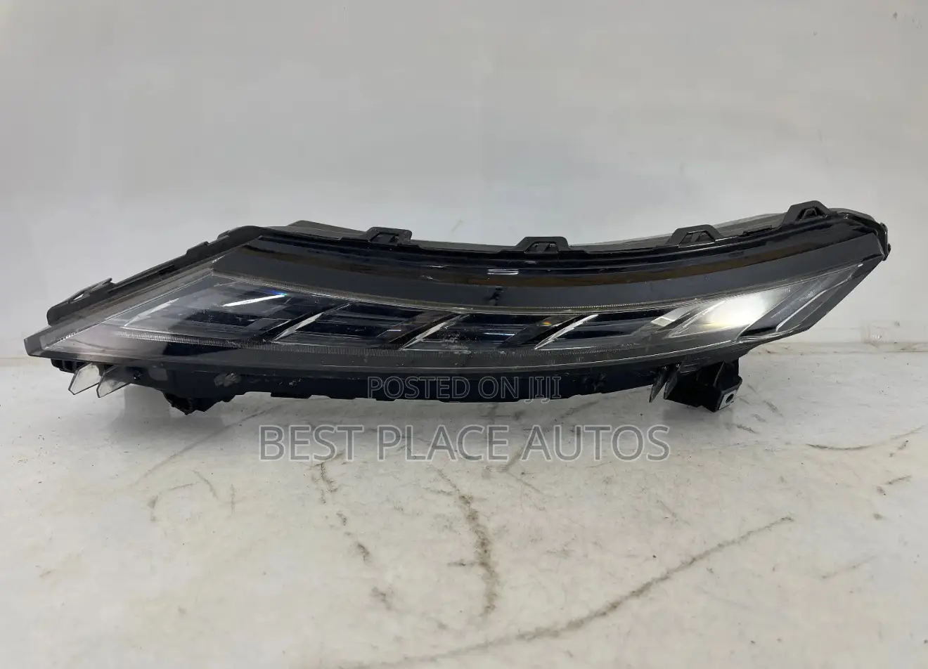 Mitsubishi Outlander 2022-2024 Upper Headlights