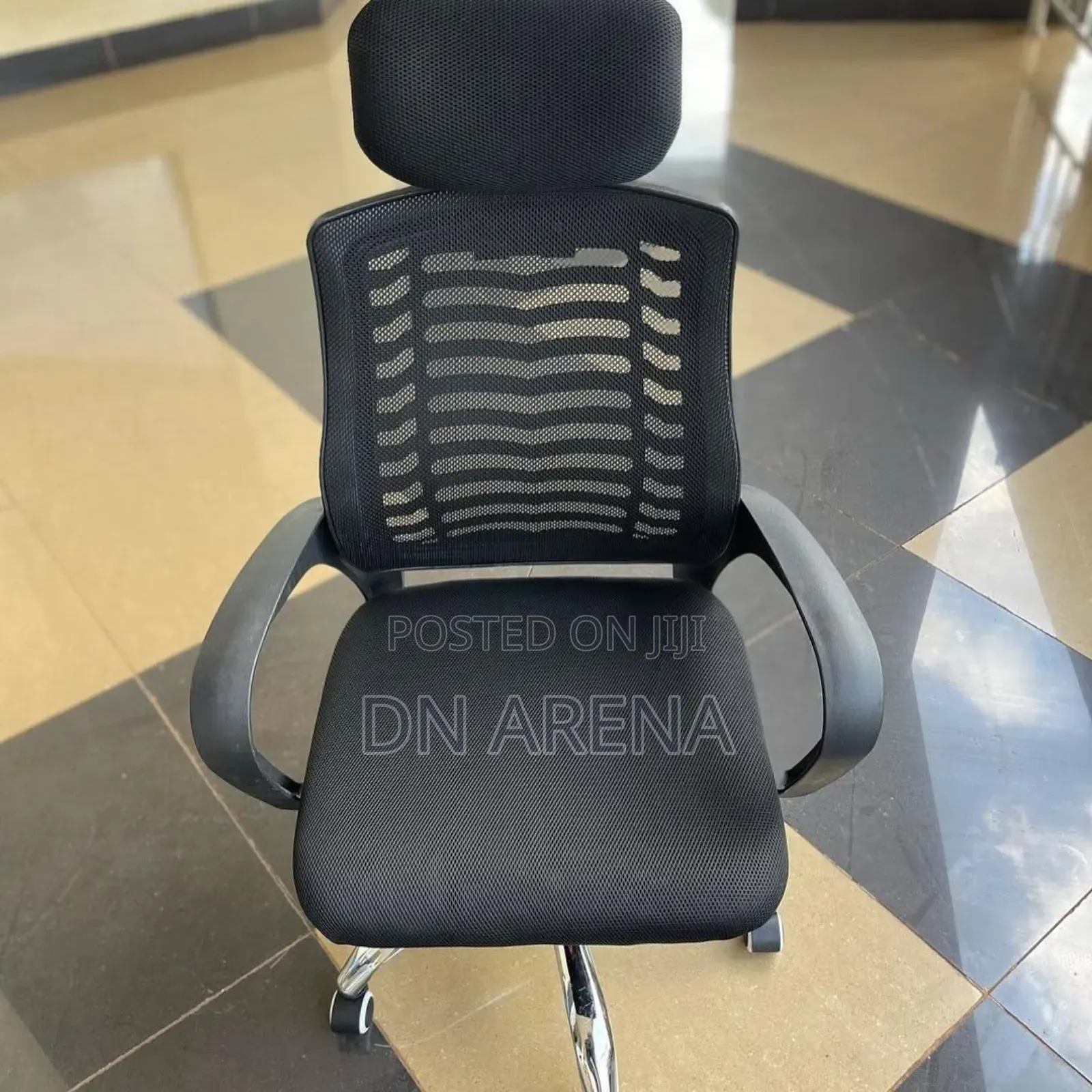 Swivel Chair With Headrest