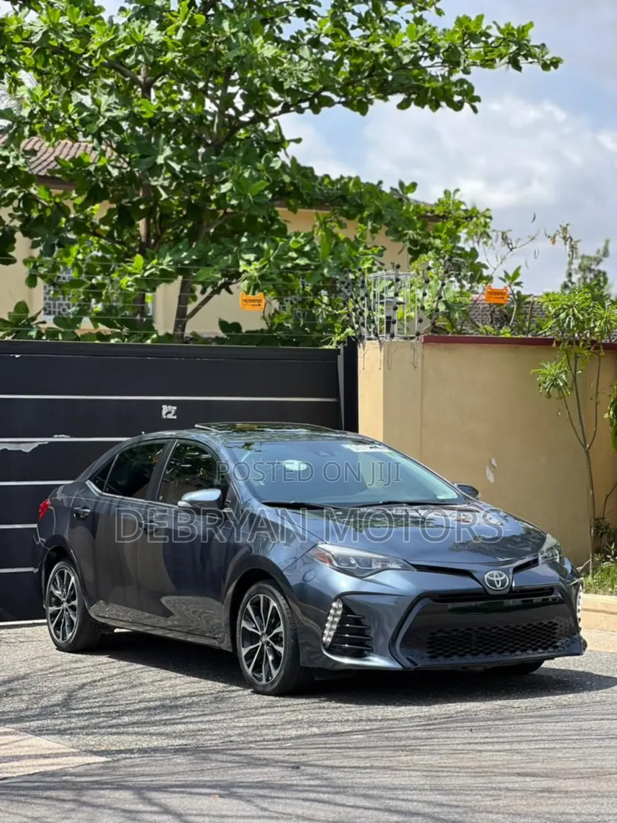 Toyota Corolla SE (1.8L 4cyl 2A) 2018 Silver