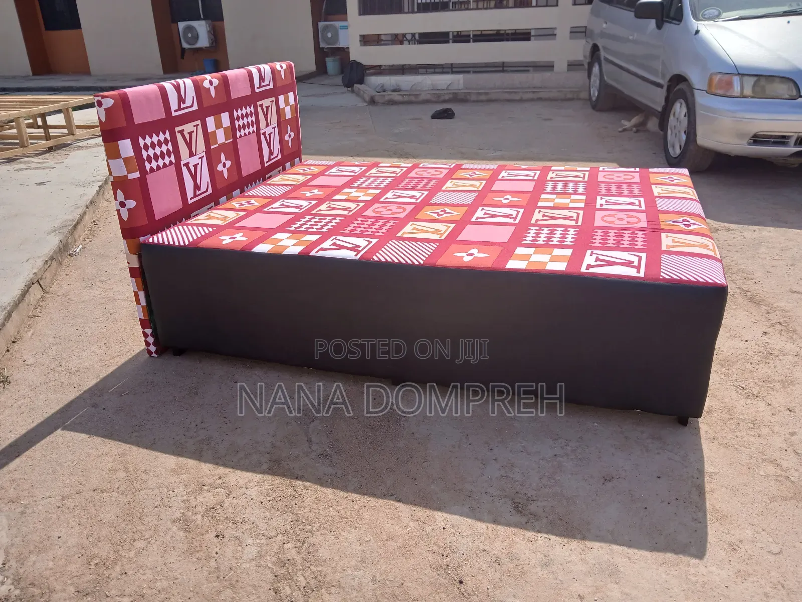 Colourful Lv Inbuilt Double Bed