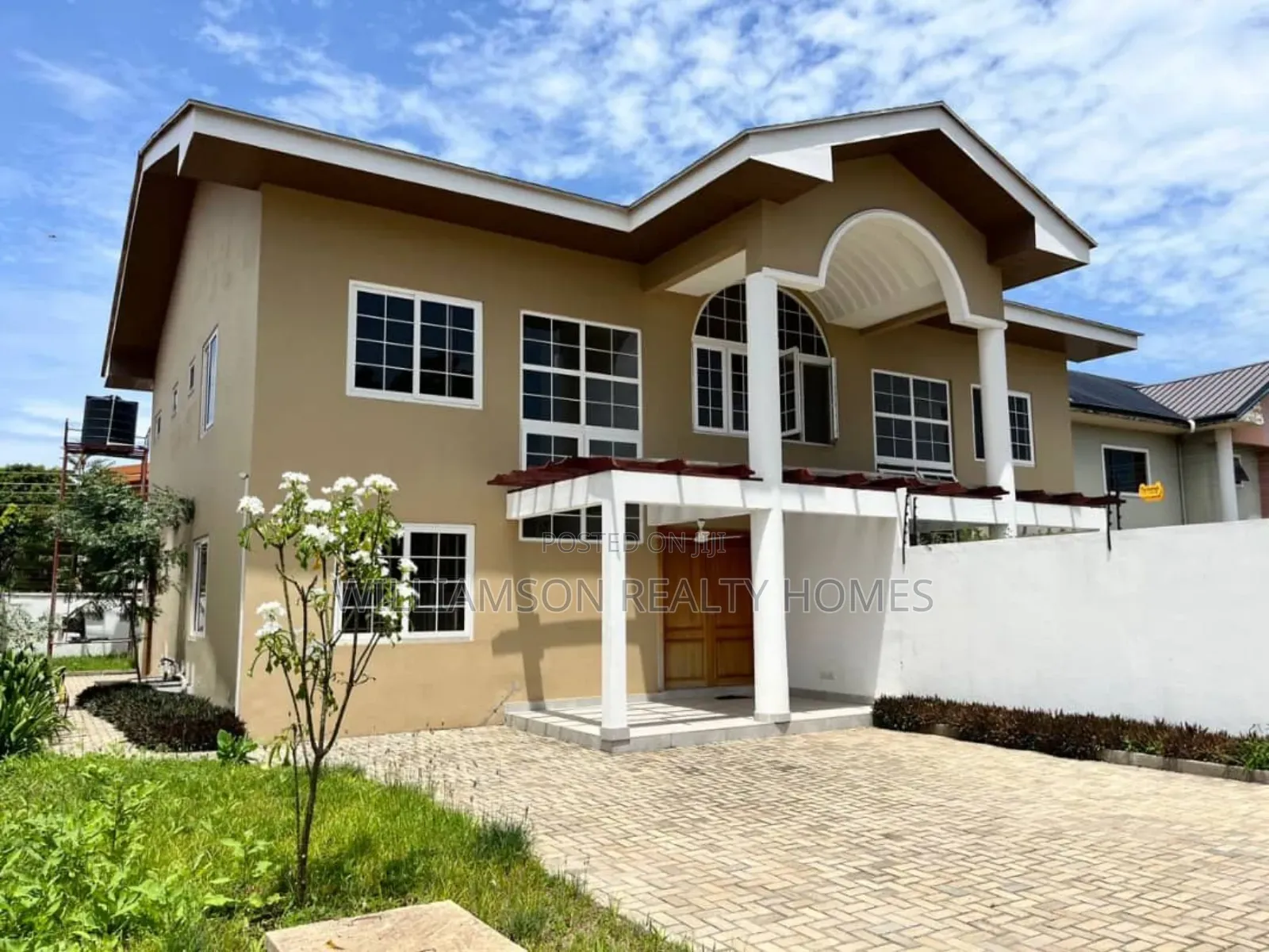 3bdrm House in Community 18 Area, Spintex for sale