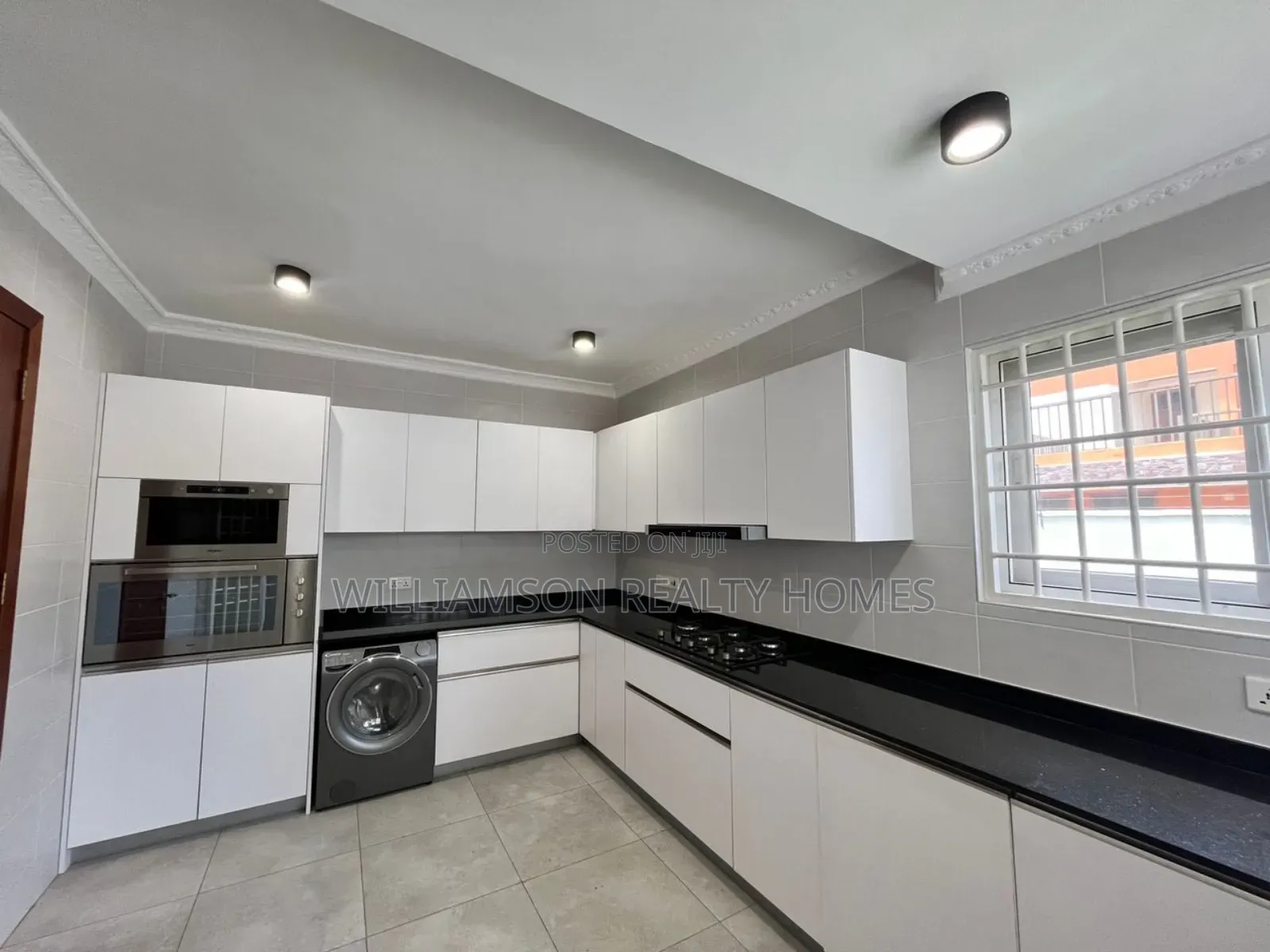 3bdrm House in Community 18 Area, Spintex for sale