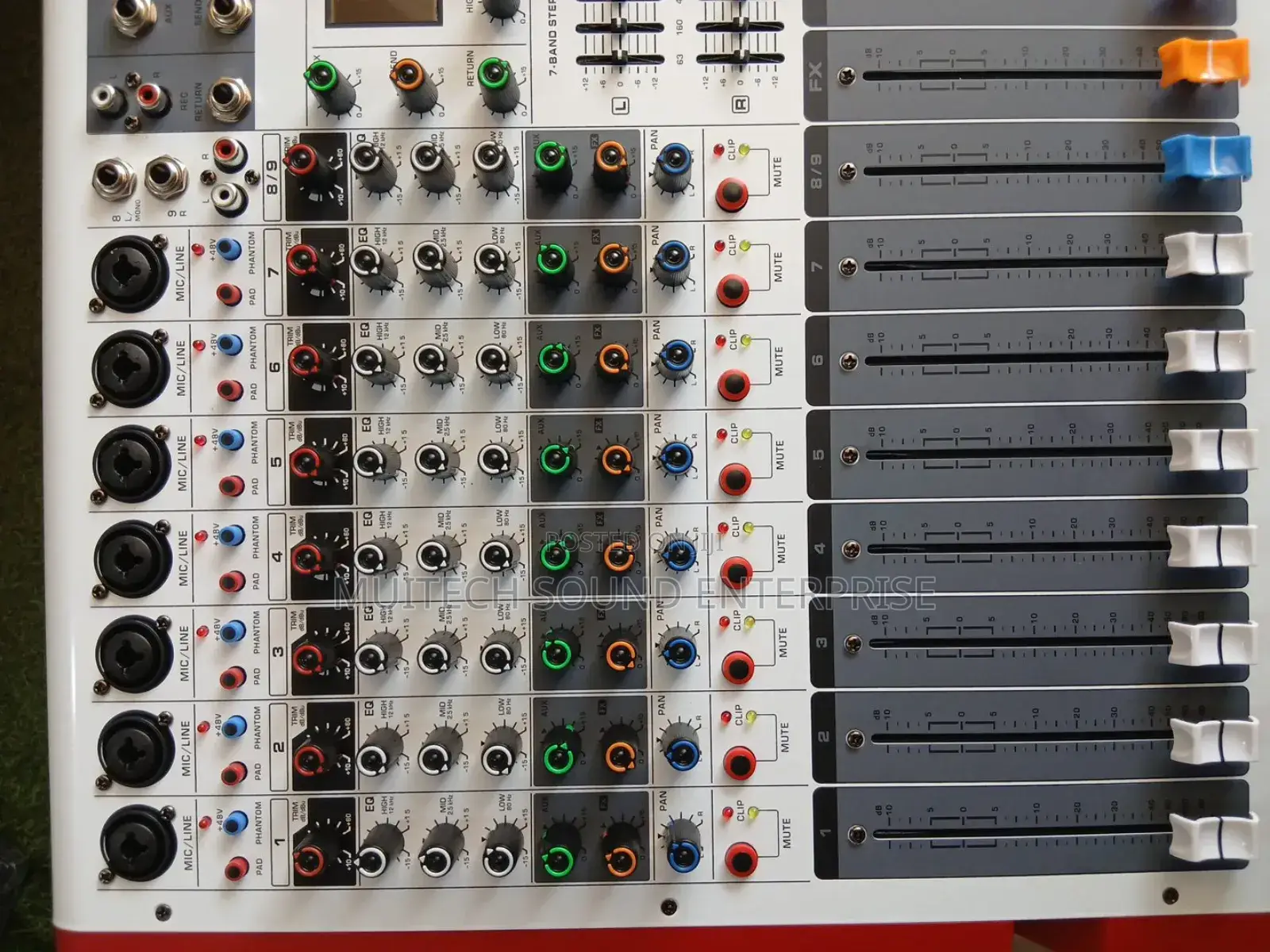 Qr12 Channels Power Mixer