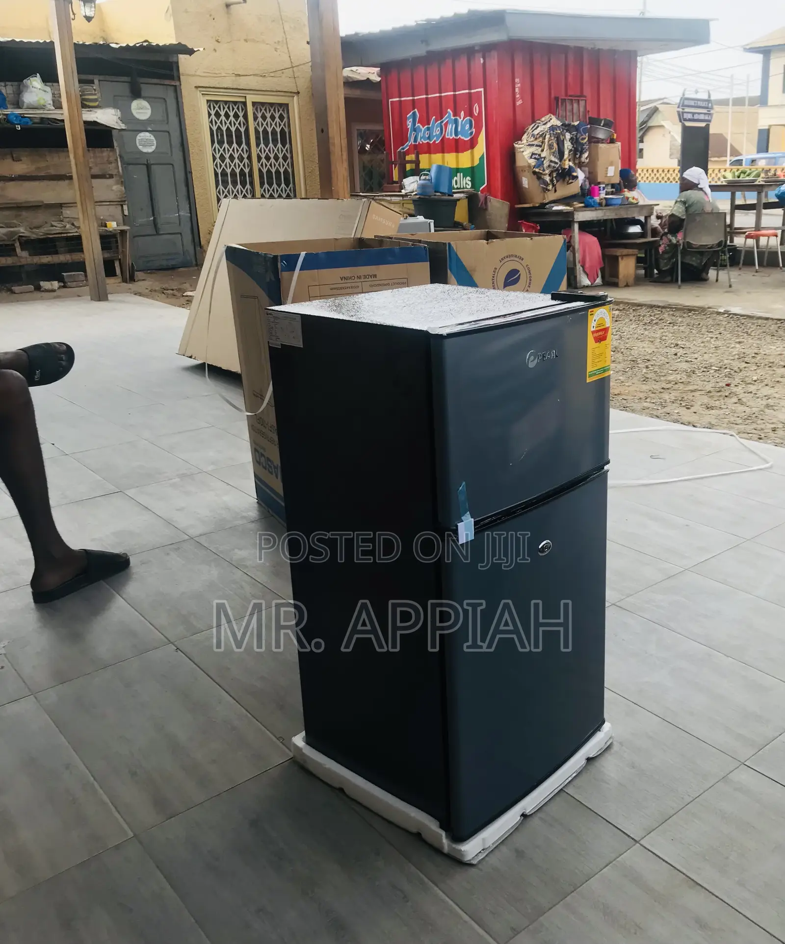 Well Built Pearl Double Door Table Top Fridge.