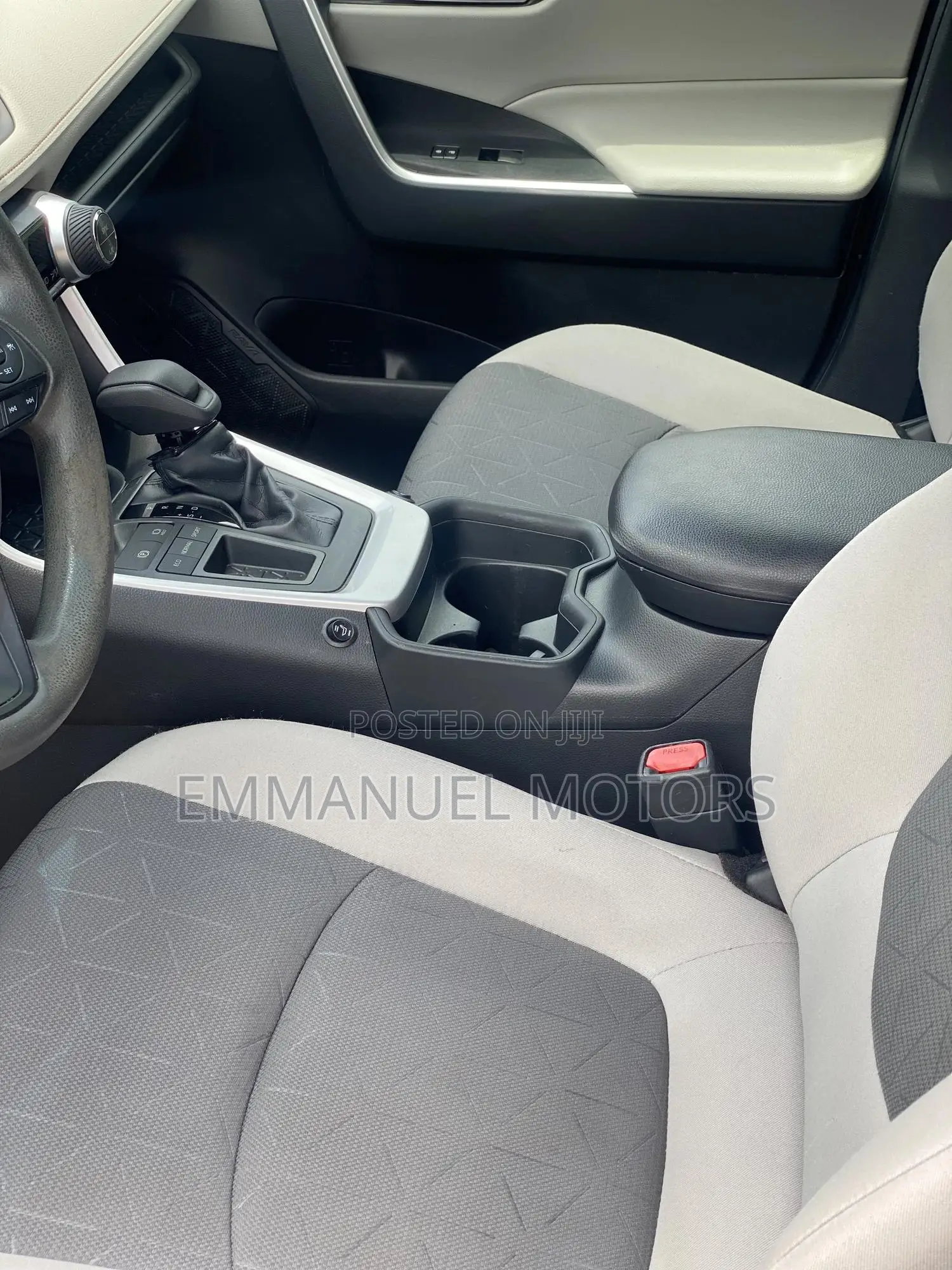 Toyota RAV4 LE 2025 Gray