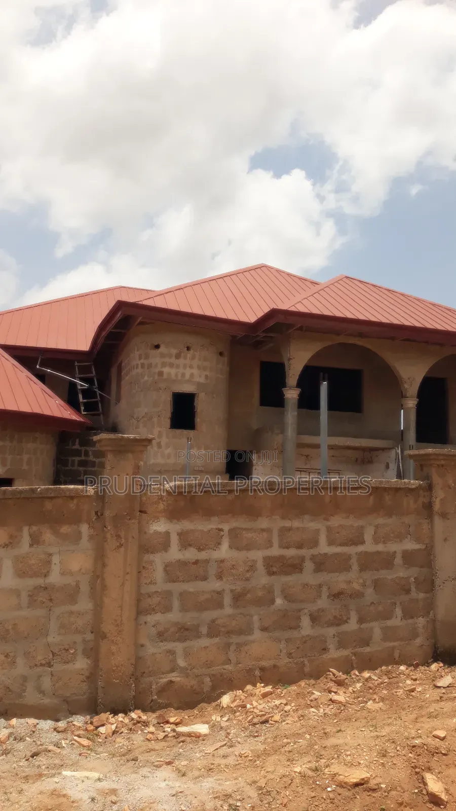 8bdrm House in Gbawe for sale