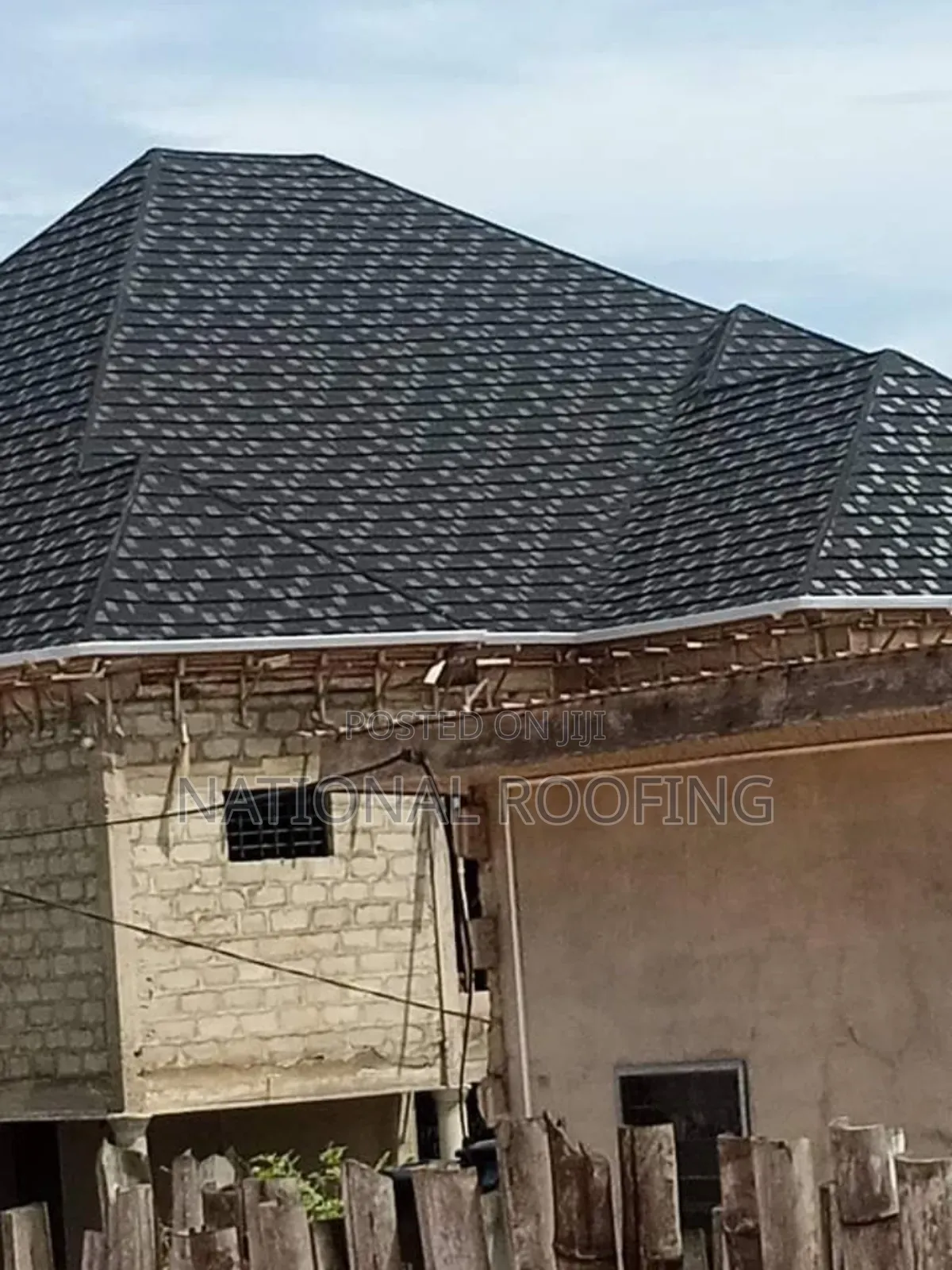 Black and White Shingle Roofing Material