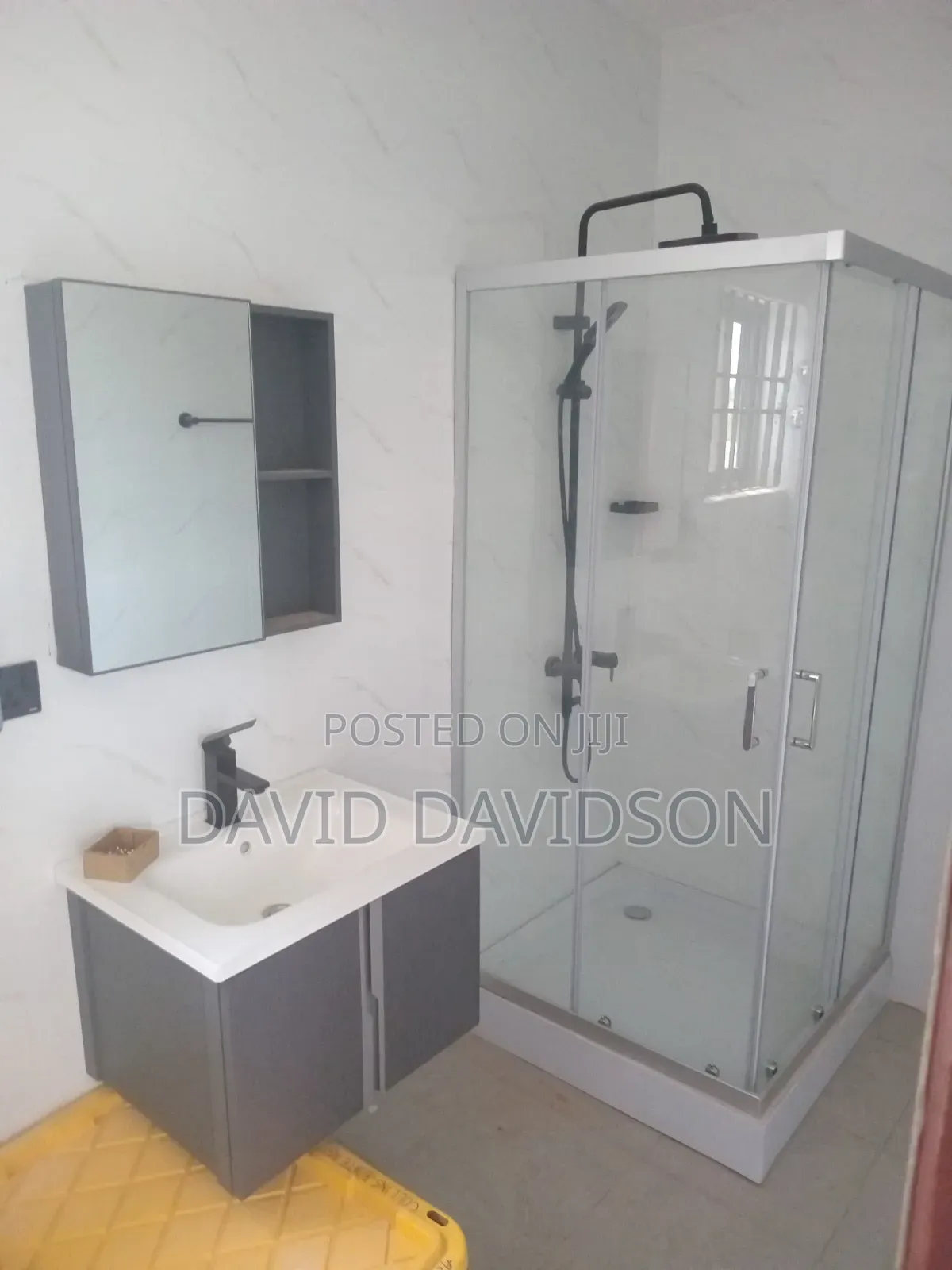 4bdrm House in 4 Bedroom House, Tema Metropolitan for sale