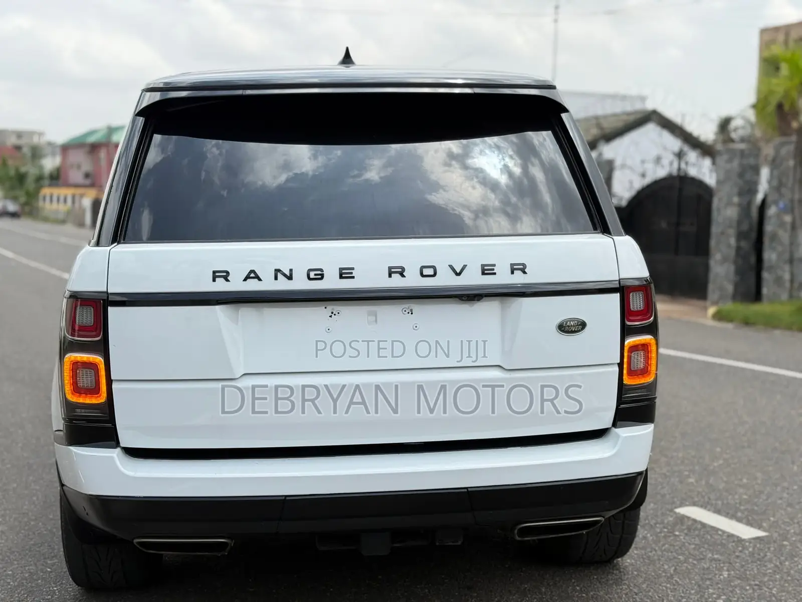Land Rover Range Rover 3.0L V6 Turbocharged Diesel HSE Td6 2019 White