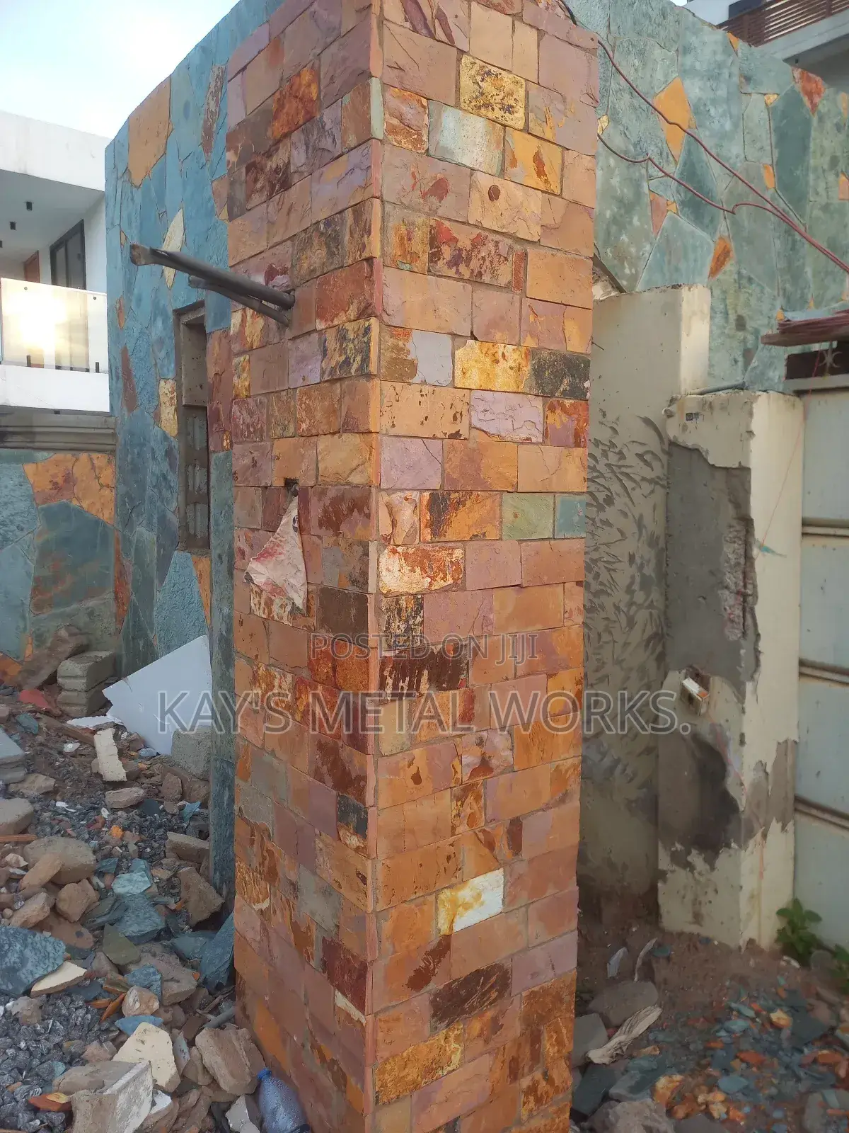 Blue Brown Local Stone Wall Cladding | Stone Laying