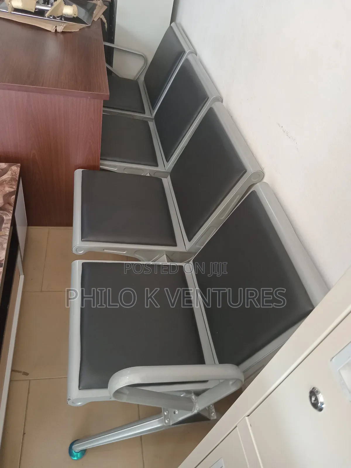 Design Black Heavy Duty Chair for Office