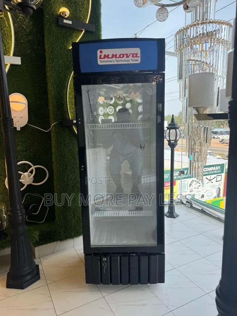 Showcase Fridge
