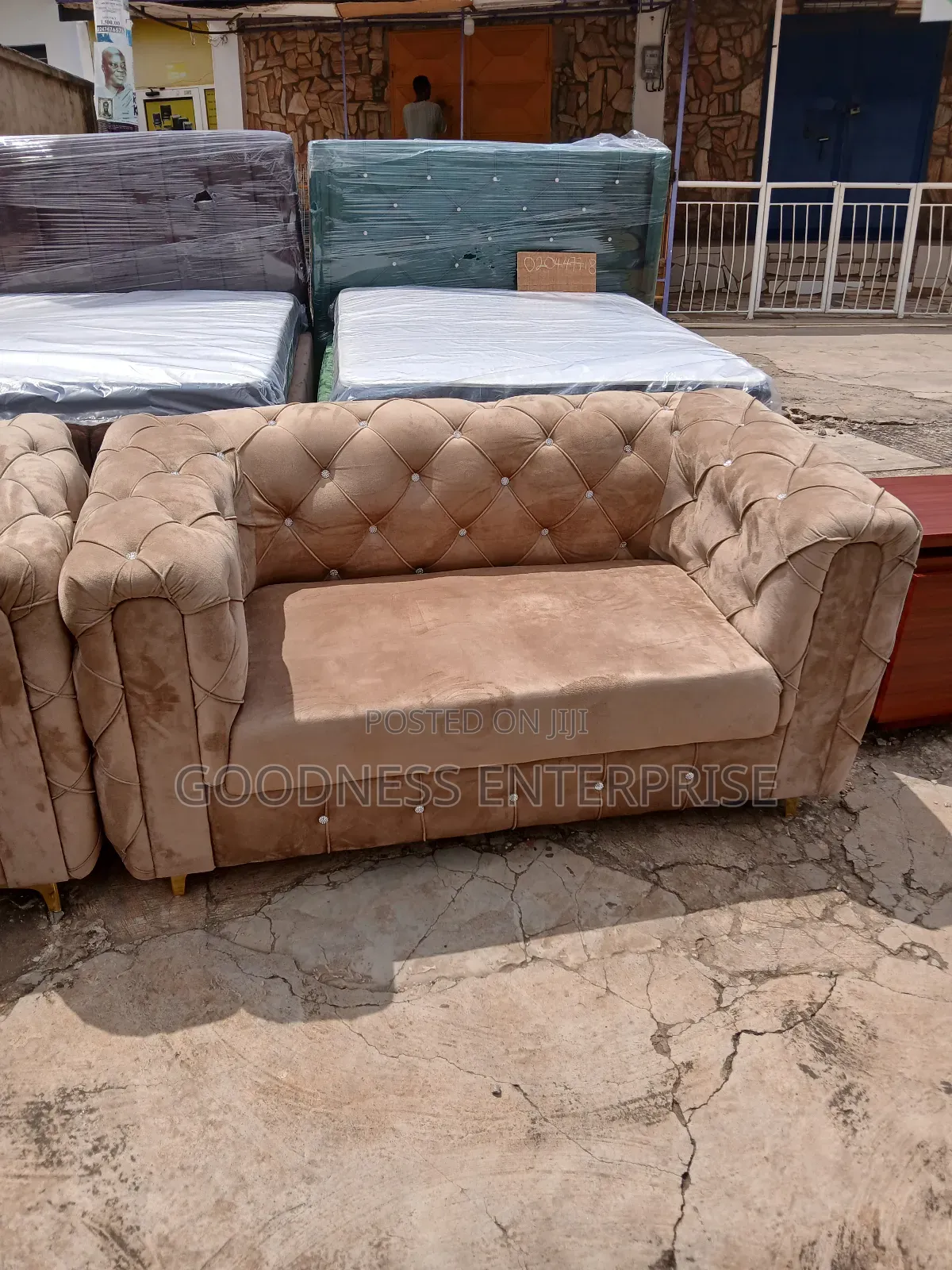 Sofa Two Setter
