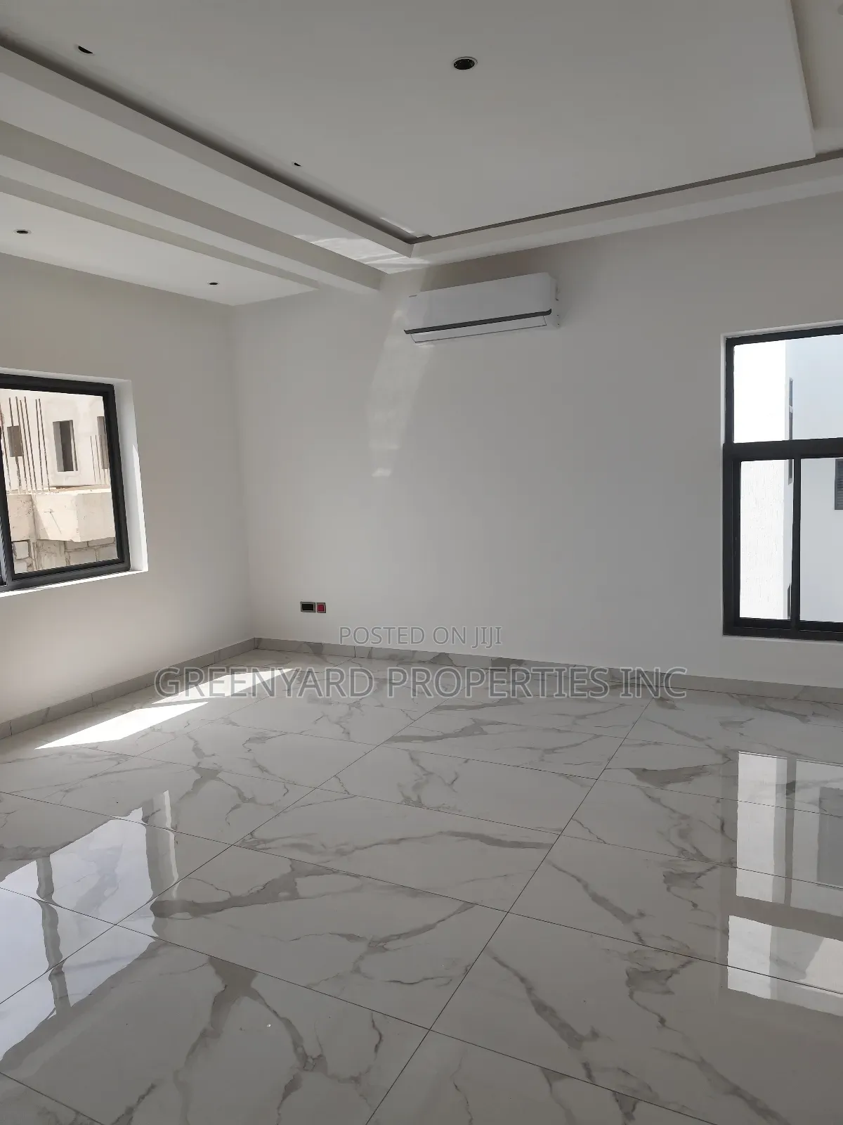 4bdrm Townhouse/Terrace in American House, East Legon for sale