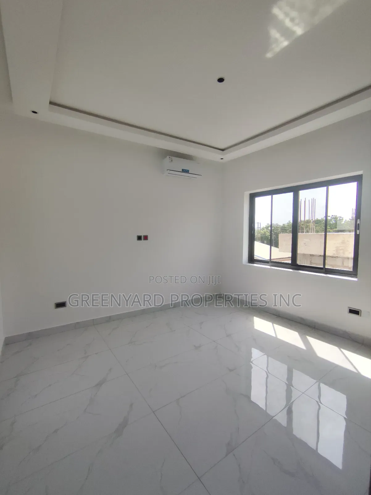 4bdrm Townhouse/Terrace in American House, East Legon for sale