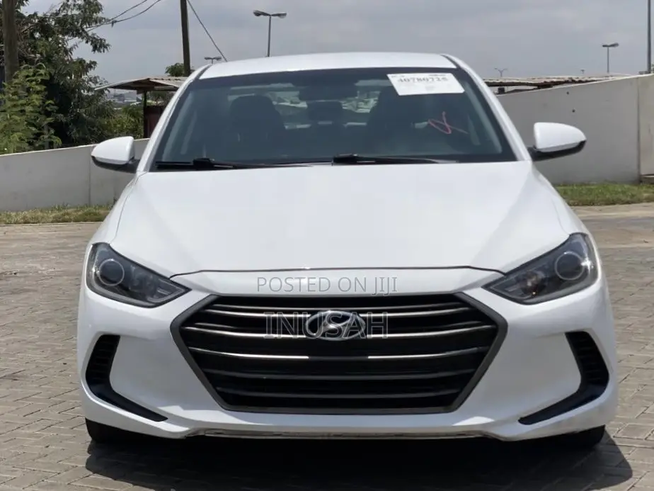 Hyundai Elantra SE Sedan FWD (2.0L 4cyl 6M) 2017 White