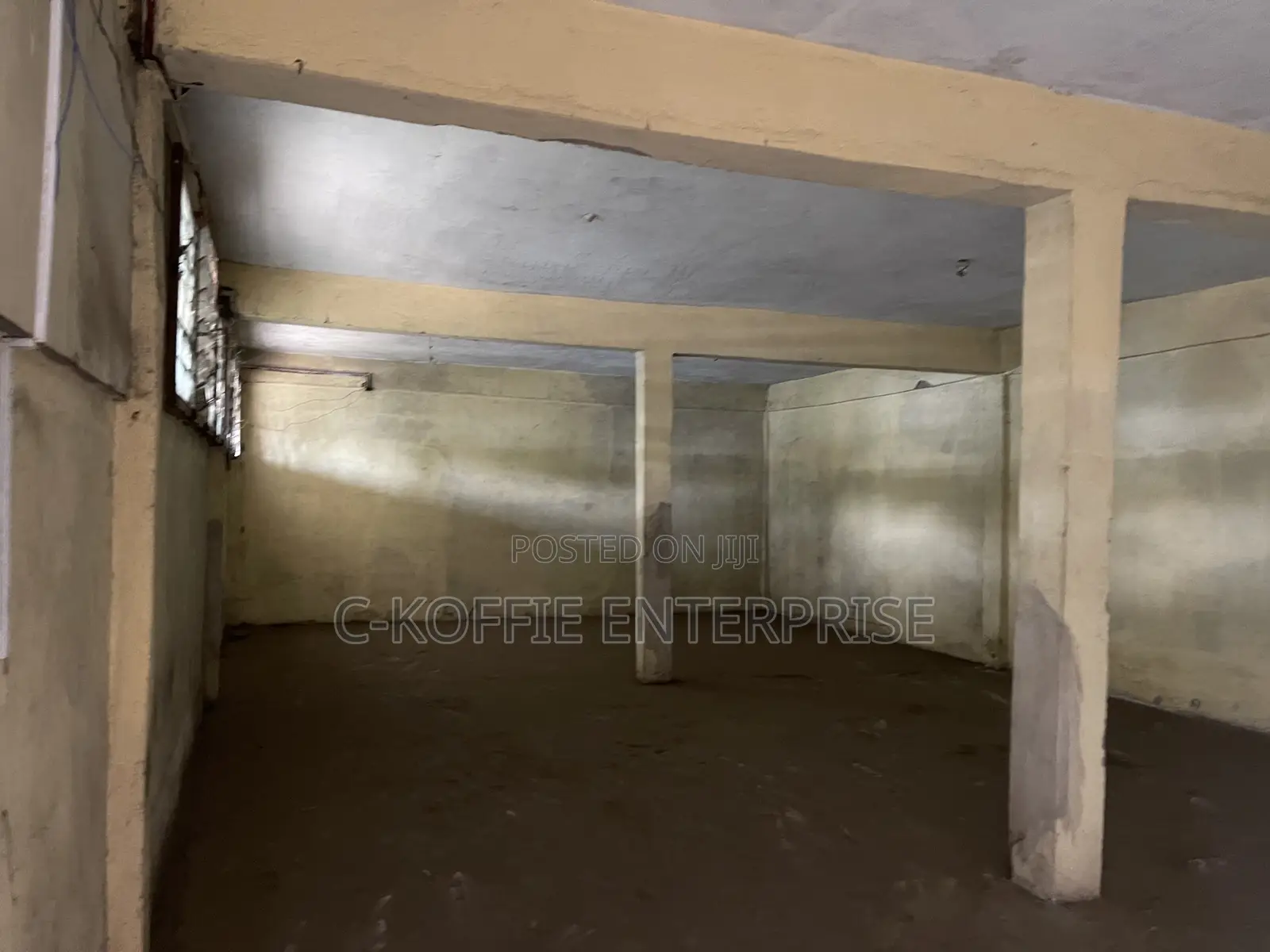 200 SQM Warehouse + 2bedrooms Apartment 4 Rent at Avenor