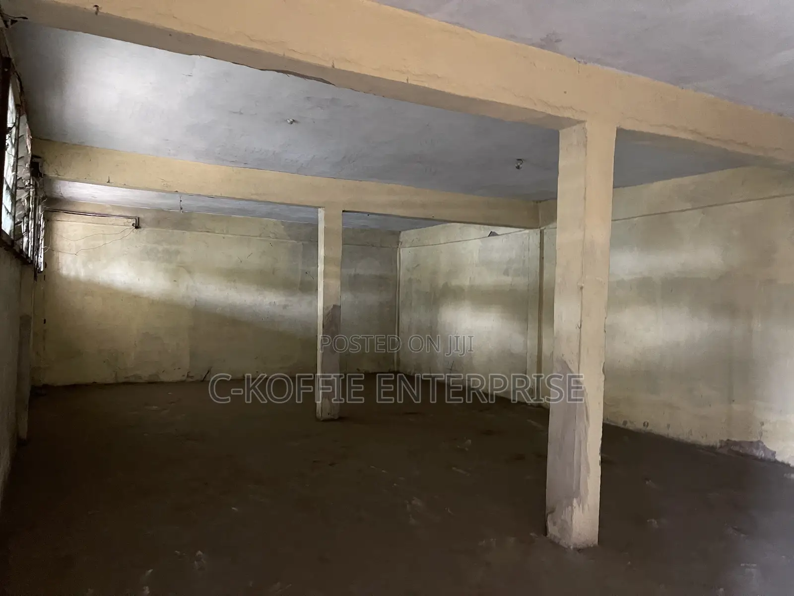 200 SQM Warehouse + 2bedrooms Apartment 4 Rent at Avenor