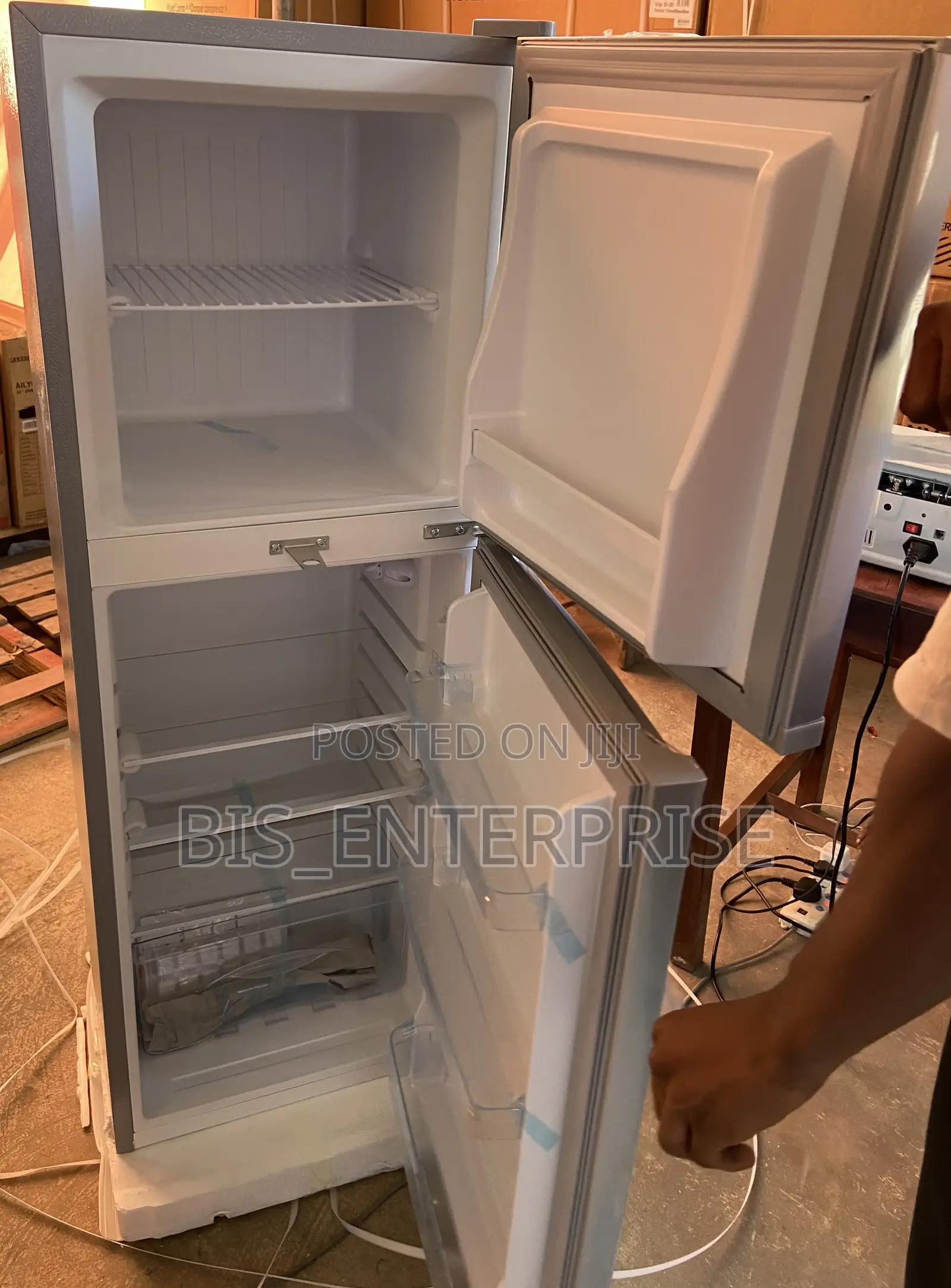 Novo Refrigerator 145 Liters Top Freezer