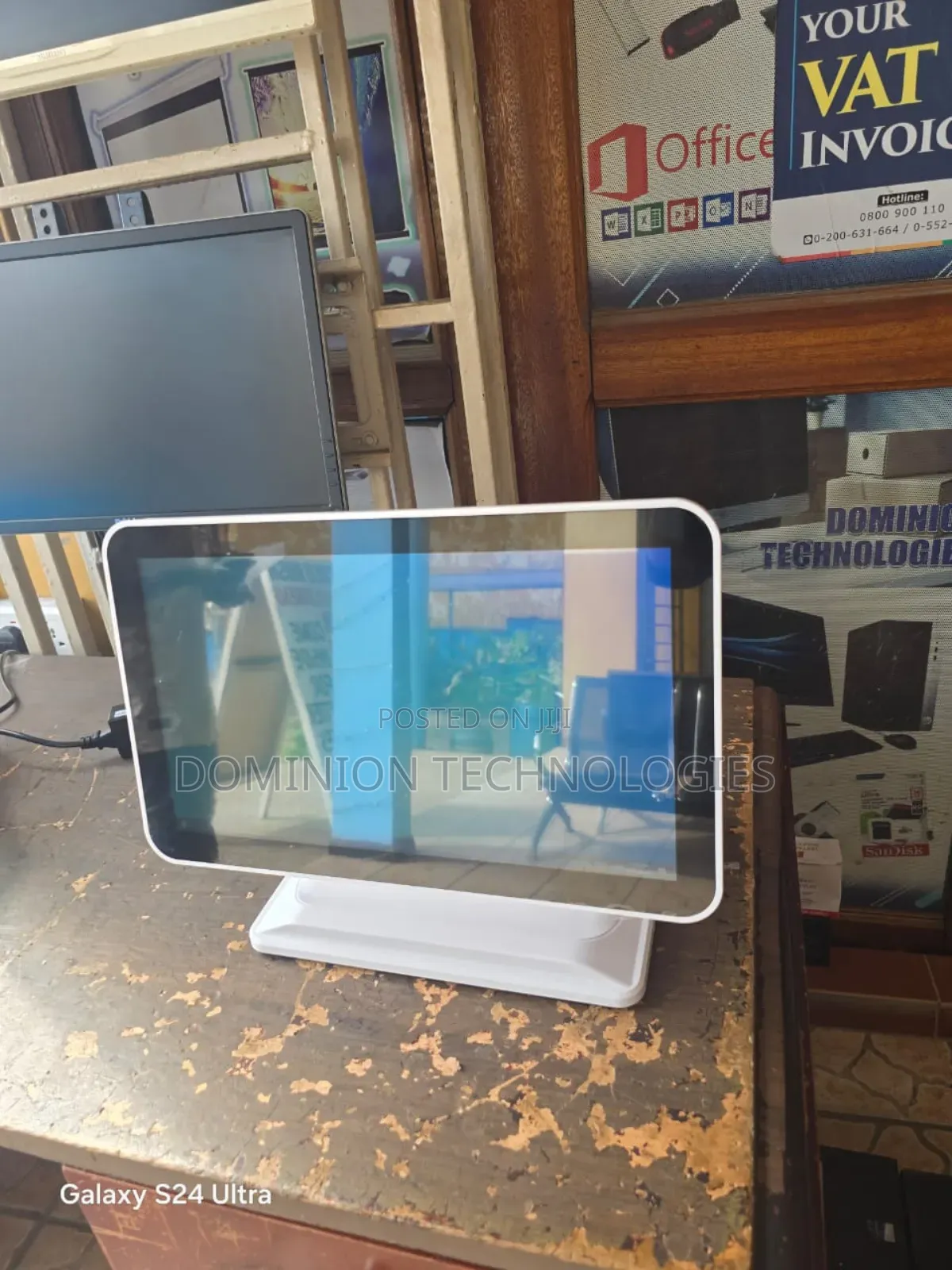 Top Edge One Screen Touch Pos I5 at 6th Gen / 8gb/ 256gb SSD