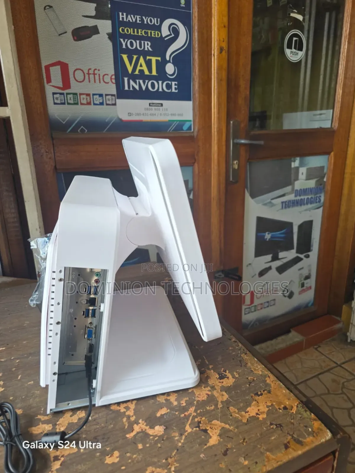 Top Edge One Screen Touch Pos I5 at 6th Gen / 8gb/ 256gb SSD