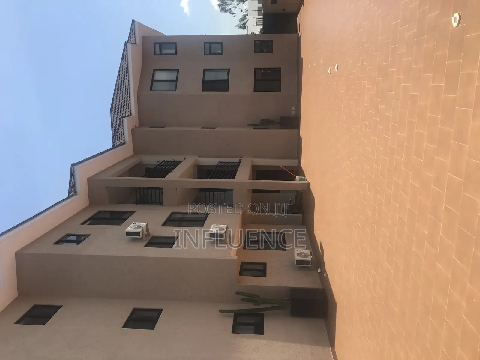 2bdrm Apartment in A & C Mall Area, East Legon for rent