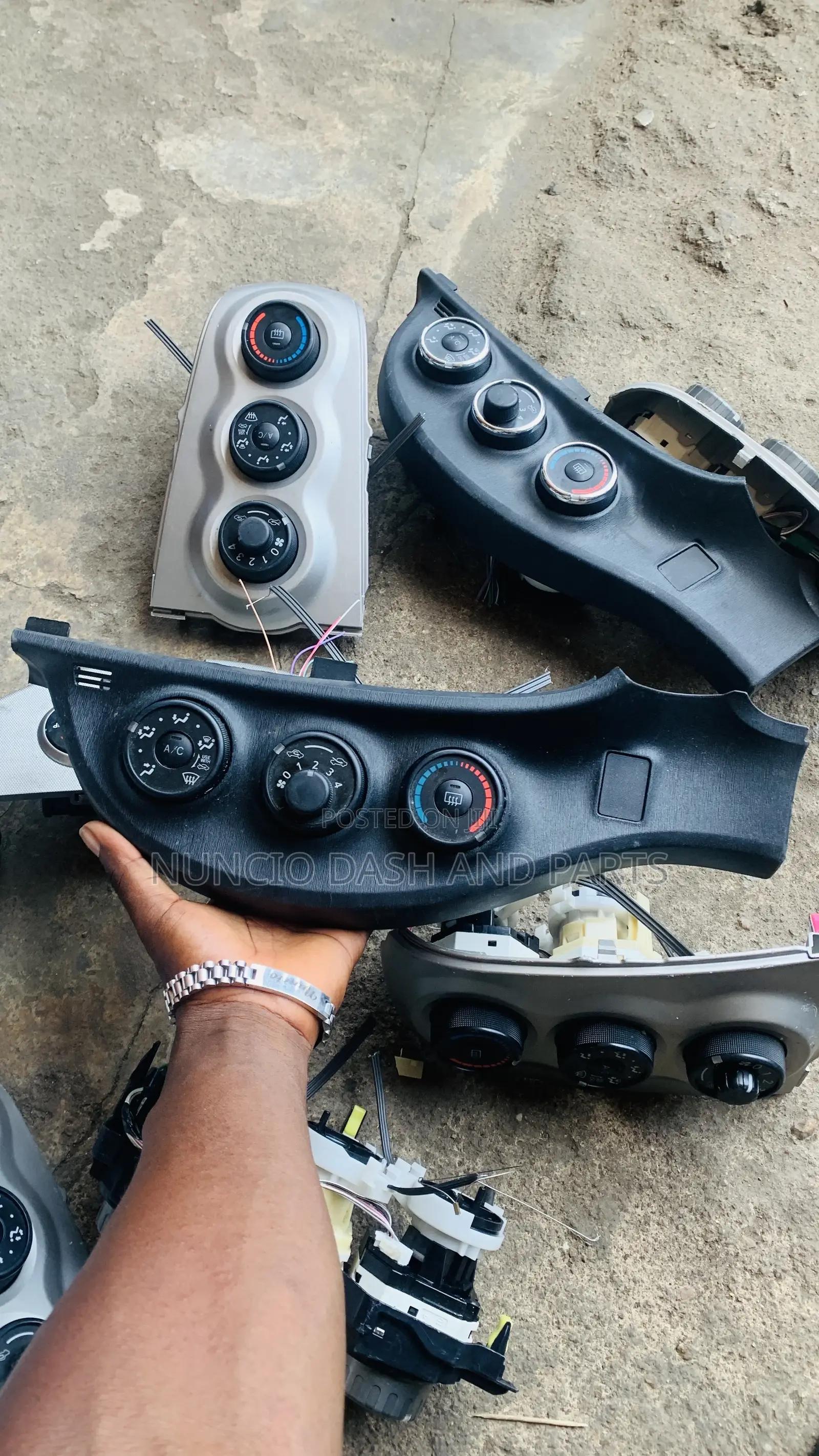 Toyota Yaris/ Vitz 2013 Ac Switch