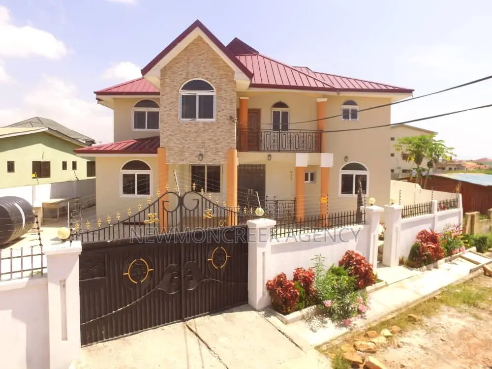 6bdrm Duplex in Accra Metropolitan for rent
