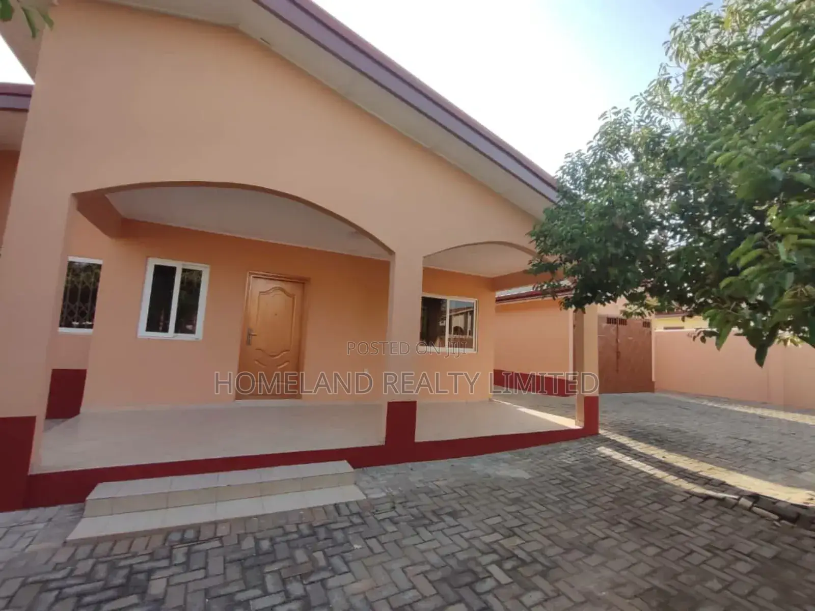 3bdrm Bungalow in Regimanuel Gray, Adenta for rent