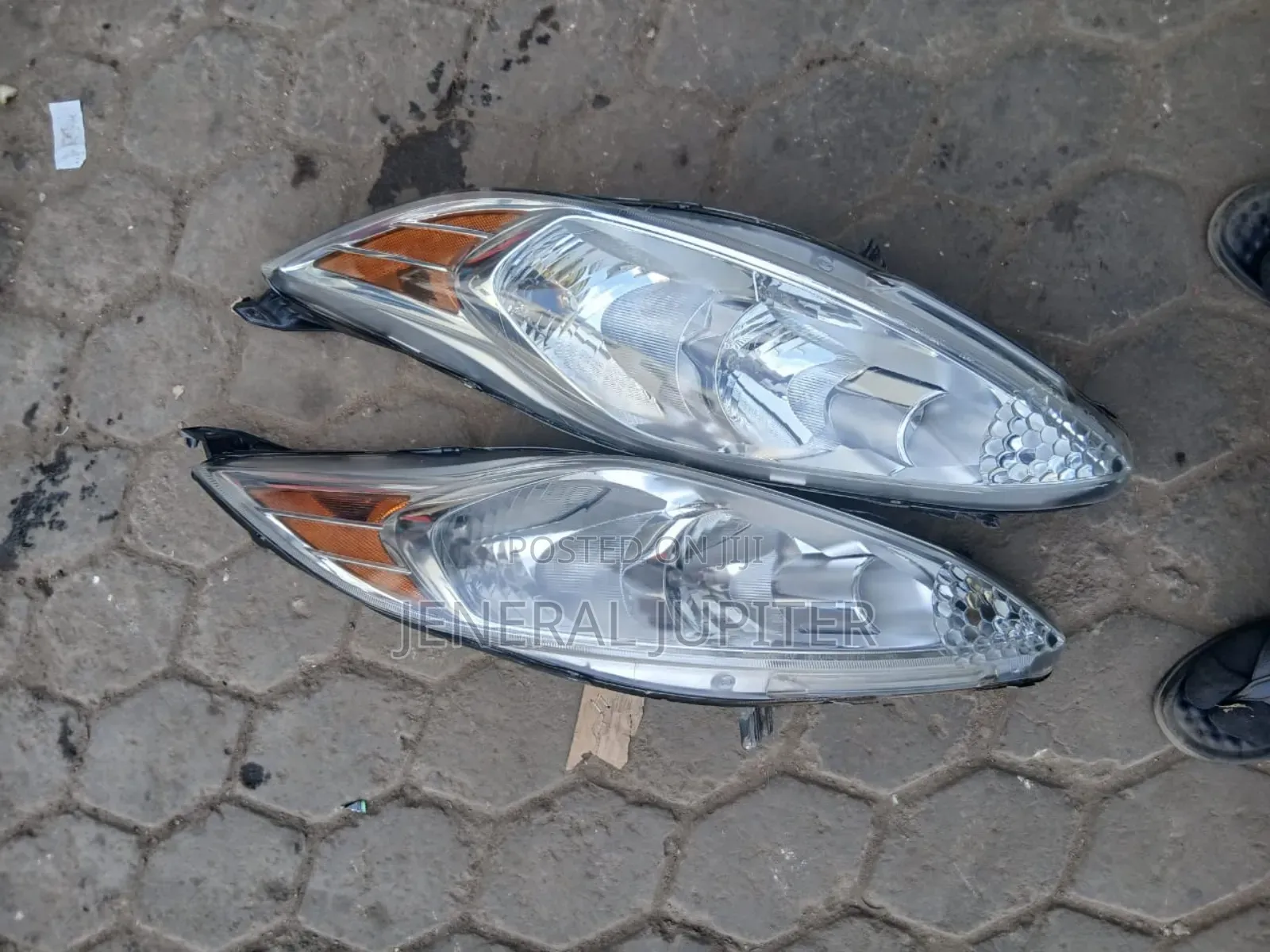 Ford Fiesta 2011,2012,2013 Headlight Pair.