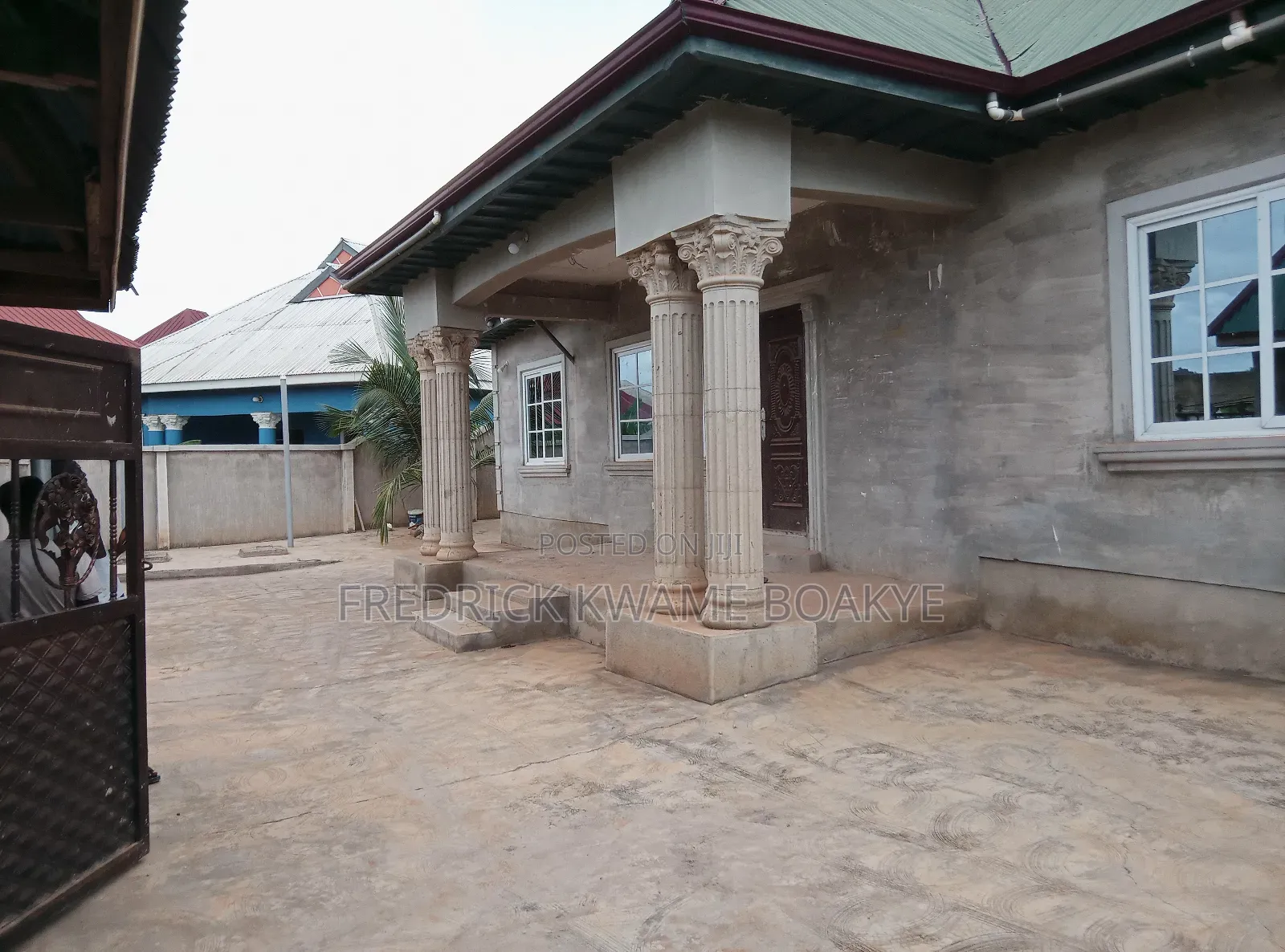 6bdrm House in 6 Bedrooms House For, Kumasi Metropolitan for sale