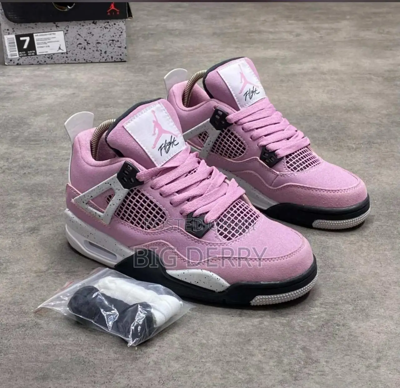 Air Jordan 4 Pink